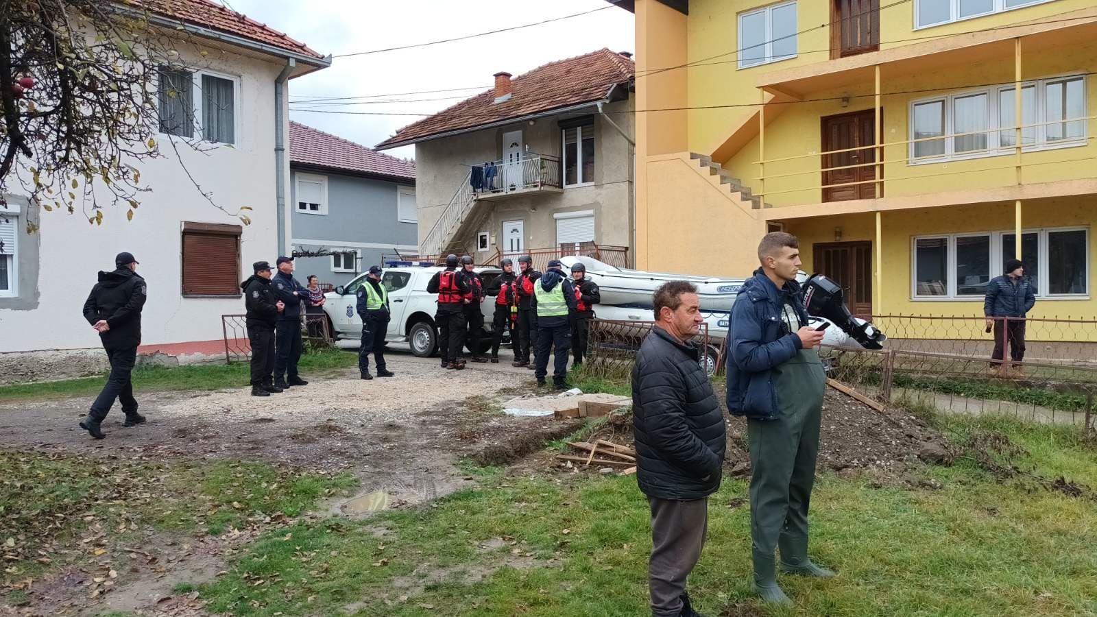 Ока нисмо склопили, гледали смо Сеад из Пријепоља једва спасио петочлану породицу и пса од набујалог Лима, фото: Уступљене фотографије