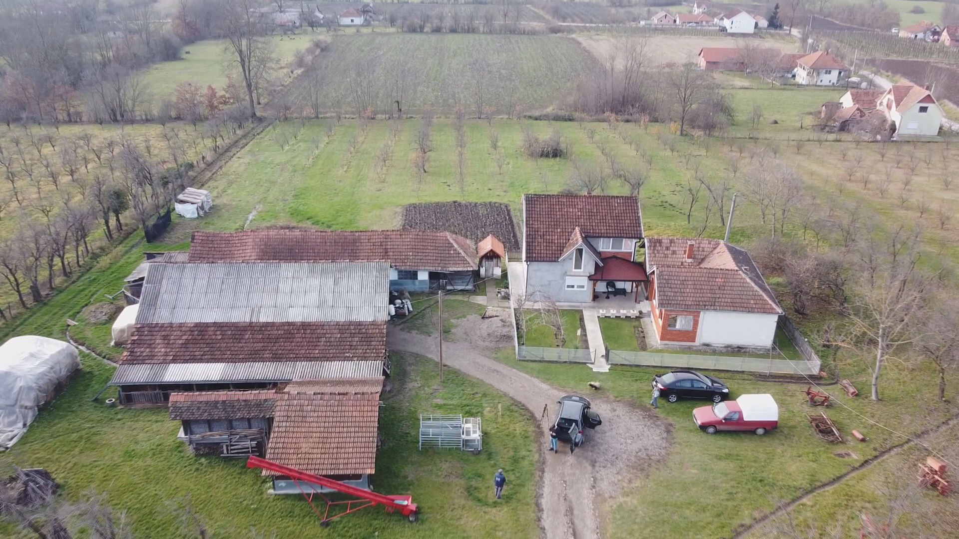 Однели су најбољу пршуту и шарену сланину, остала ми је само сапуњара: Бранко из Остре у шоку након што су му лопови упали у сушару, ове зиме ће уместо меса јести пекмез и хлеб (ФОТО)