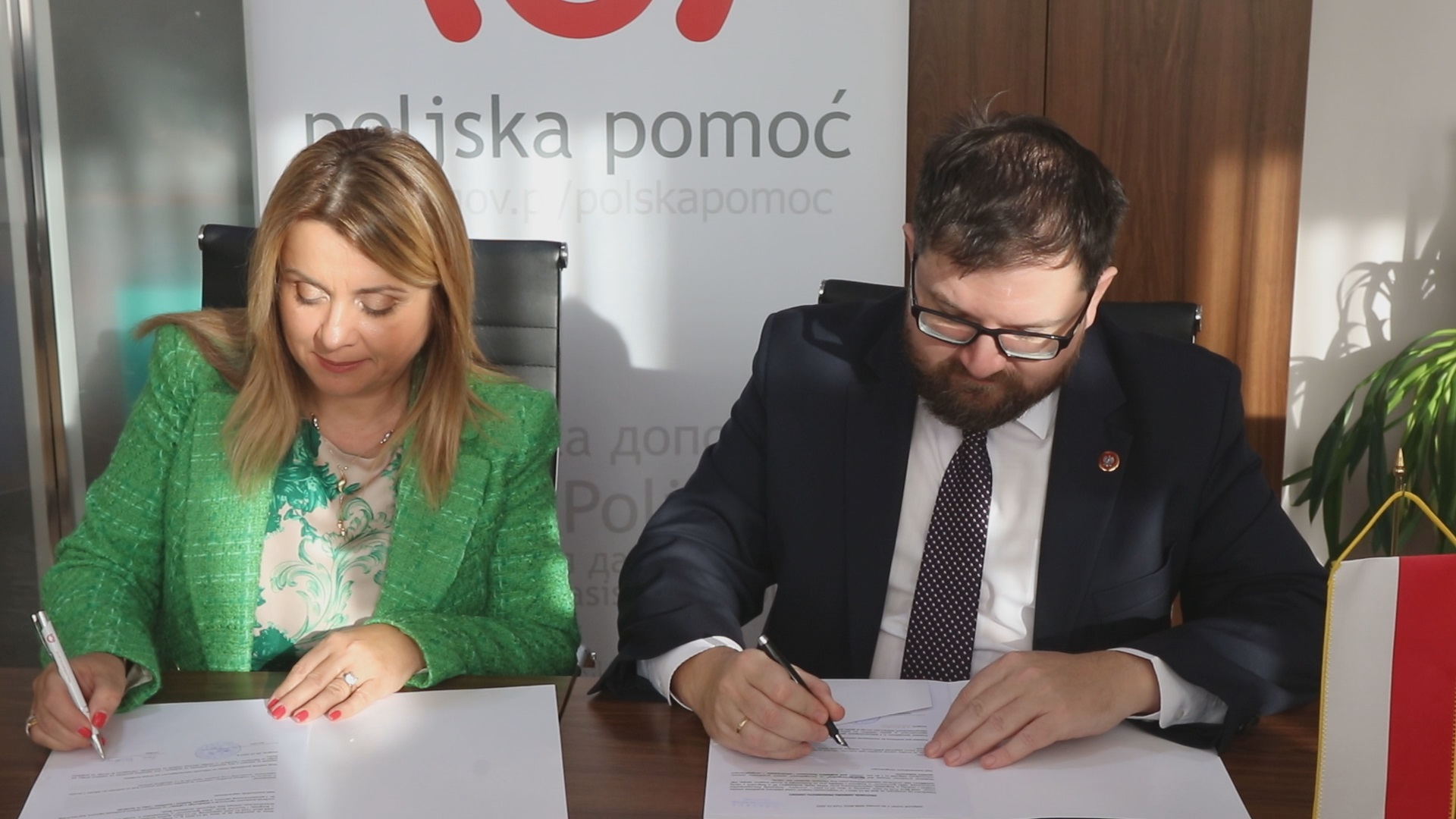 Ваздух у близини школе у Косјерићу екстремно загађен, трошило се 350 тона угља на годишњем нивоу: Коначно добијени нови котлови, а сада се за грејање користи пелет (ФОТО)(ВИДЕО)