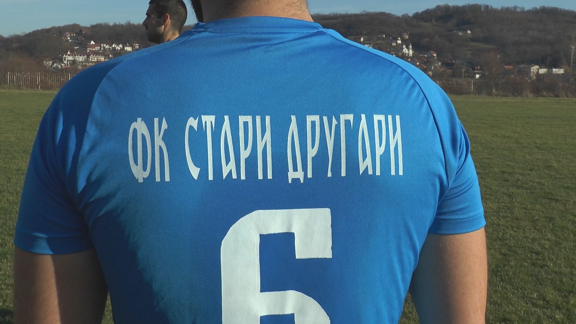 Дража и Тито уједињени само на овом месту: Фудбалери клуба "Стари другари" учинили оно што ниједном плитичару није пошло за руком, четници и партизани заједно на терену (ФОТО)