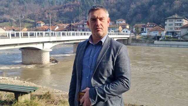 Vladimir Babić nije više prvi čovek opštine Prijepolje: U skupštini većina odbornika podržala Draga Popadića (FOTO)