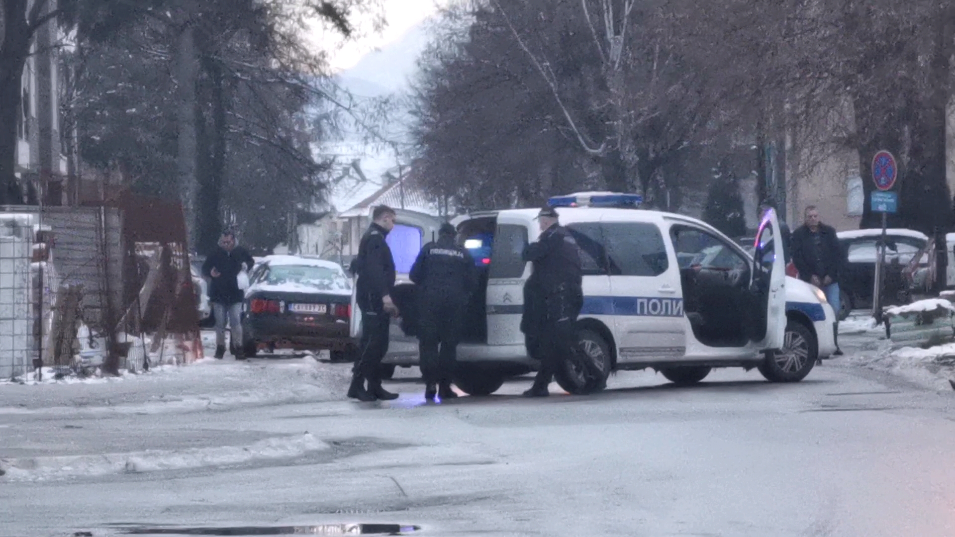 Upucan ispred kafane, još uvek se bori za život: Tridesetdevetogodišnji muškarac smešten na odeljenju intenzivne nege, napadač u pritvoru i tereti se za dva krivična dela