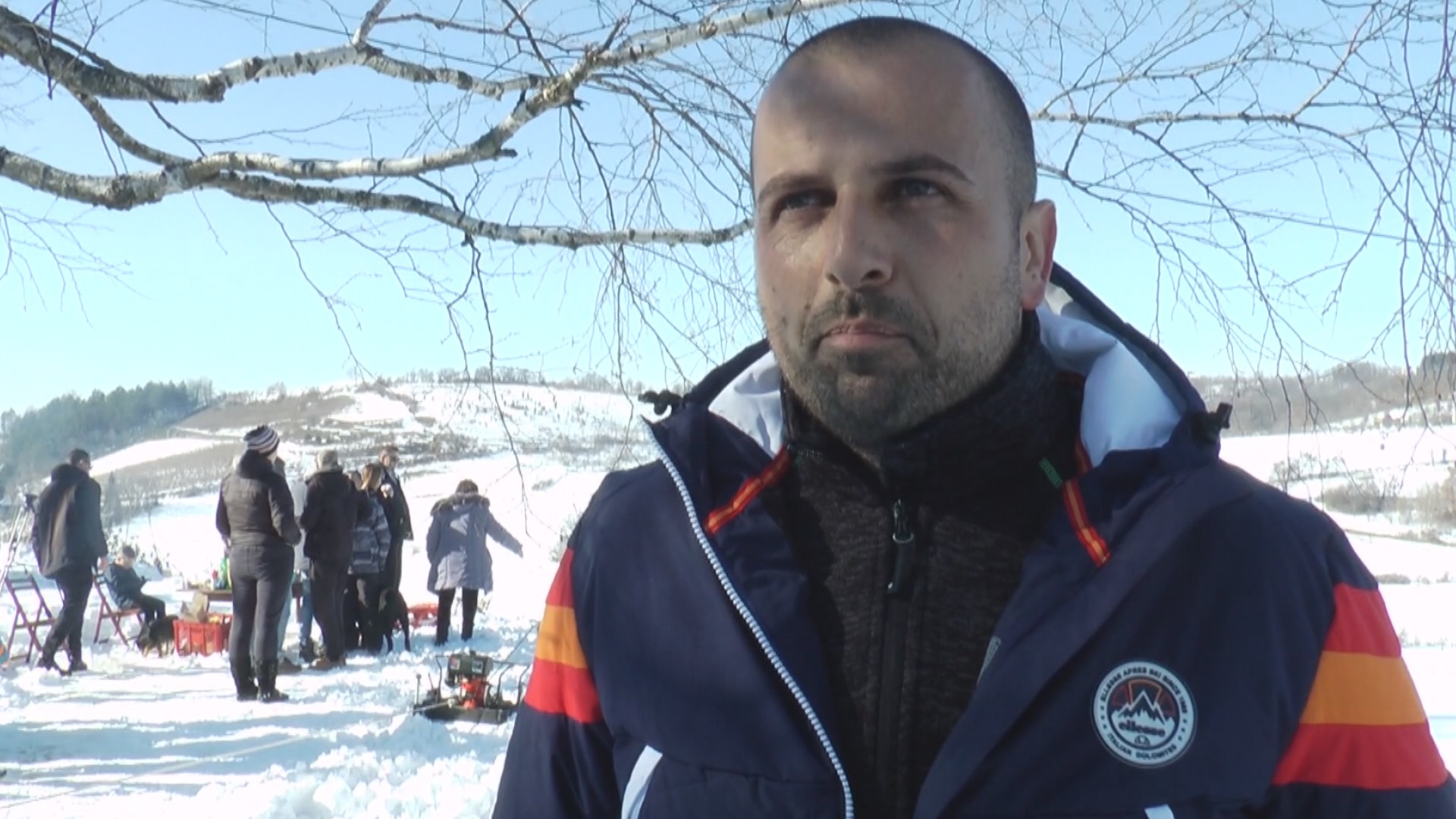 Dragiša i Radoš sami napravili skijalište, fantastična ideja braće iz Čačka: Sami kupili i montirali mobilnu žičaru na prelepom Kablaru, tu sada u snegu uživaju skijaši od 7 do 77 godina/ Foto: RINA
