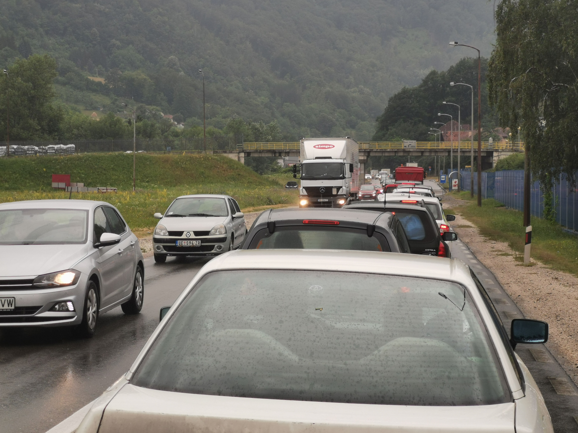 Samo da nam se dočepati auto-puta, ovo je katastrofa: Ogromne saobraćajne gužve obeležile poslednji dan ovog produženog prazničnog vikenda, vozači ljuti i čekaju u kolonama/ Foto: RINA