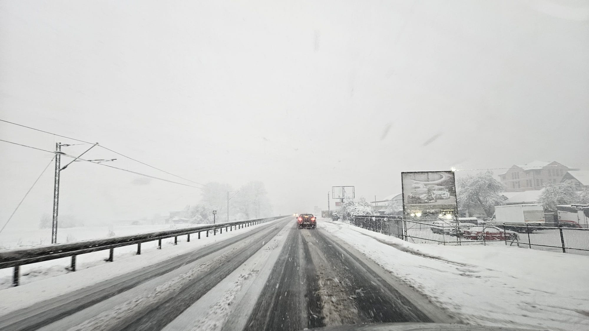 Uvedena vanredna situacija u Prijepolju: Problema je dosta, još uvek nismo dobili električnu eneriju, mašine smo poslali u udaljena sela/ Foto: RINA