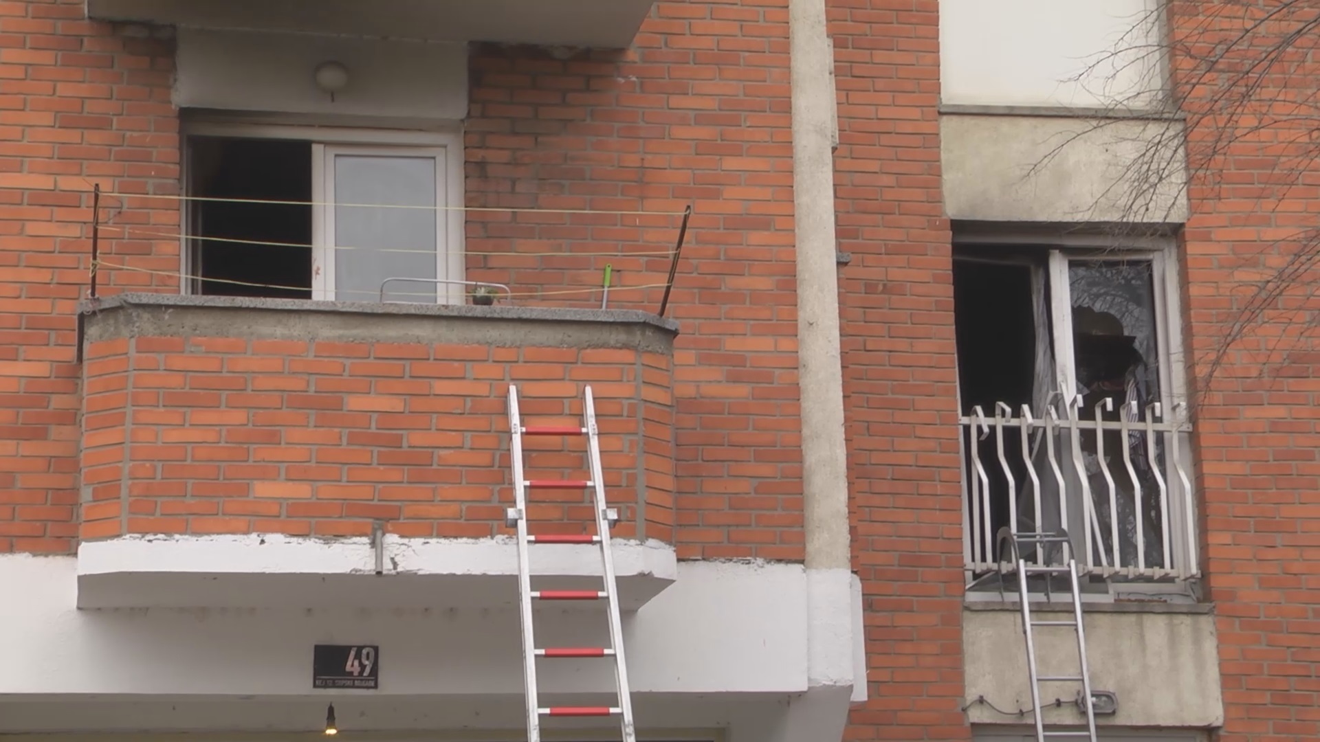 Užas u Novom Pazaru, nastradalo četvoro maloletne dece starosti od šest meseci do pet godina: Roditeljima se lekari bore za život (FOTO)(VIDEO)