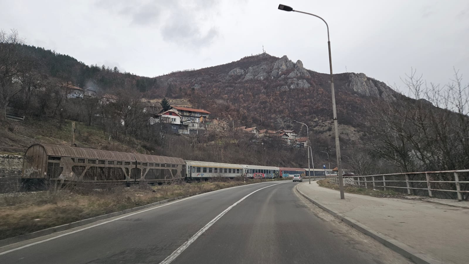 Ugledali smo bljesak, a onda je sve stalo: Drama na pruzi Beograd - Bar, voz ostao zaglavljen kod Prijepolja, ekipe čitavu noć na terenu otklanjale kvar/ Foto: RINA