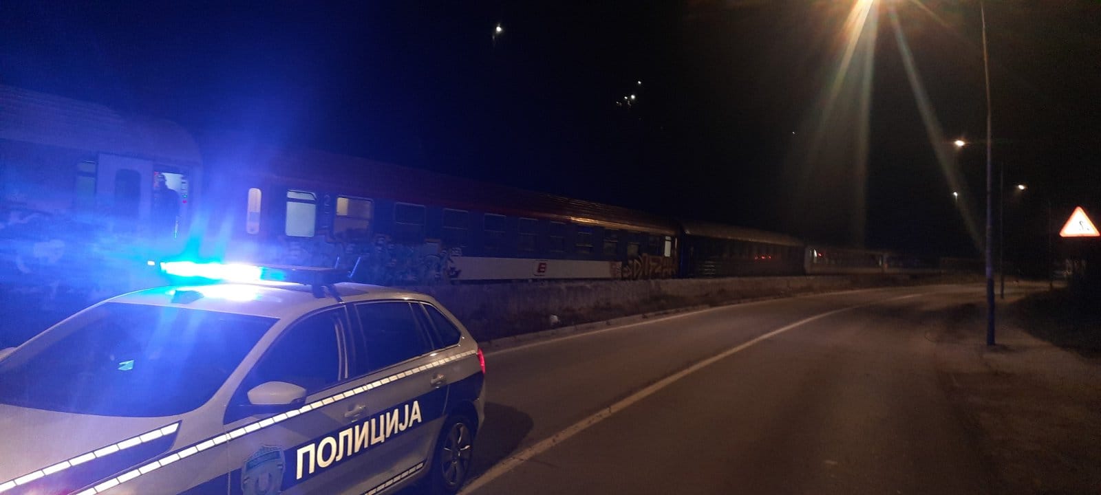 Ugledali smo bljesak, a onda je sve stalo: Drama na pruzi Beograd - Bar, voz ostao zaglavljen kod Prijepolja, ekipe čitavu noć na terenu otklanjale kvar/ Foto: RINA