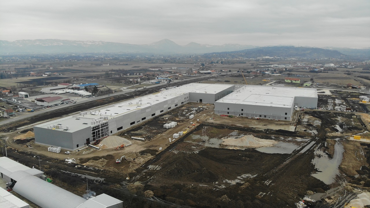 Privredni bum u centralnoj Srbiji, nakon izgradnje autoputa, gradi se i industrijska zona: U blizini aerodroma Morava u planu proizvodne hale