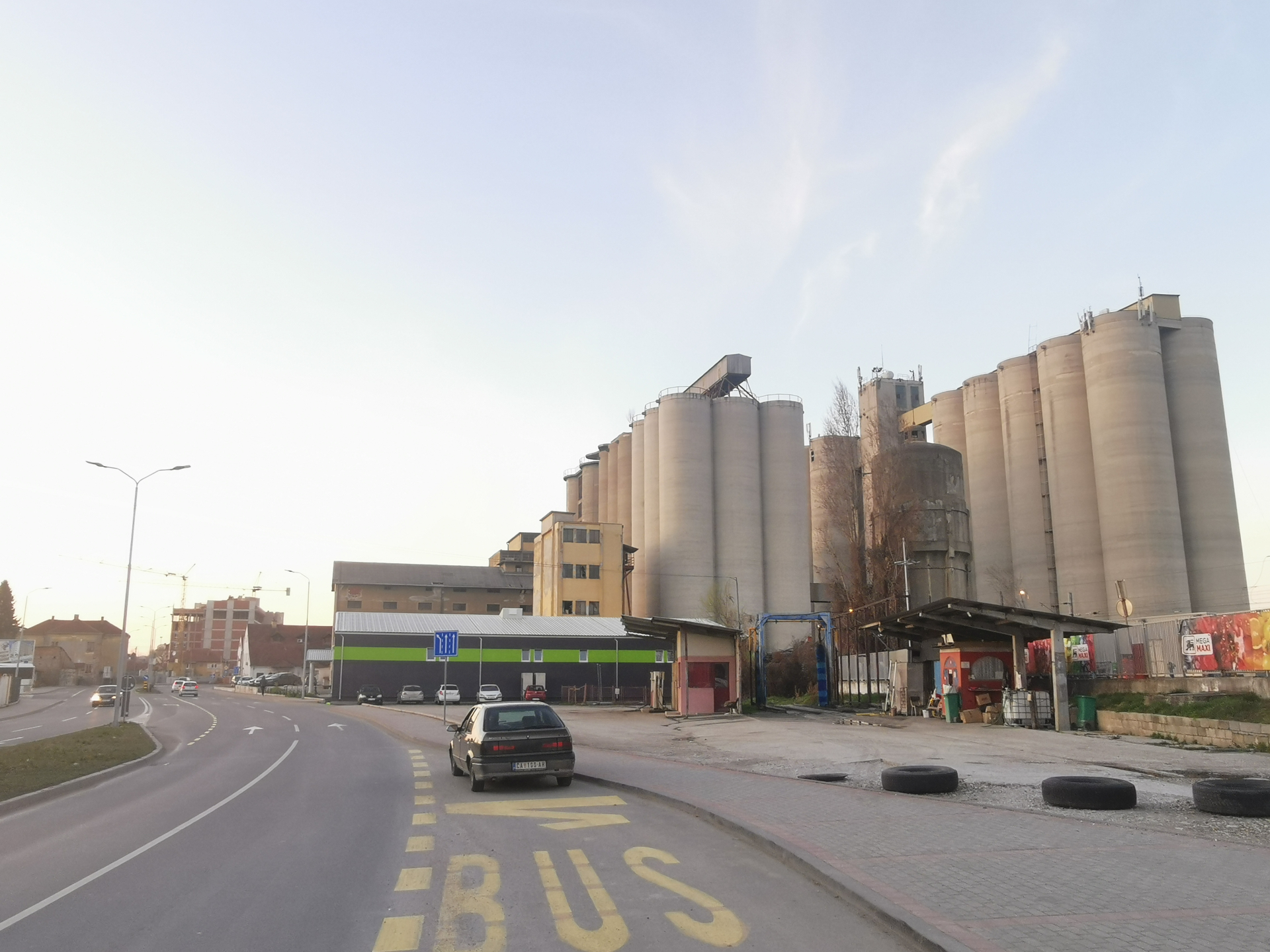 Uskoro se oslikavaju čuveni silosi u Čačku / foto: RINA