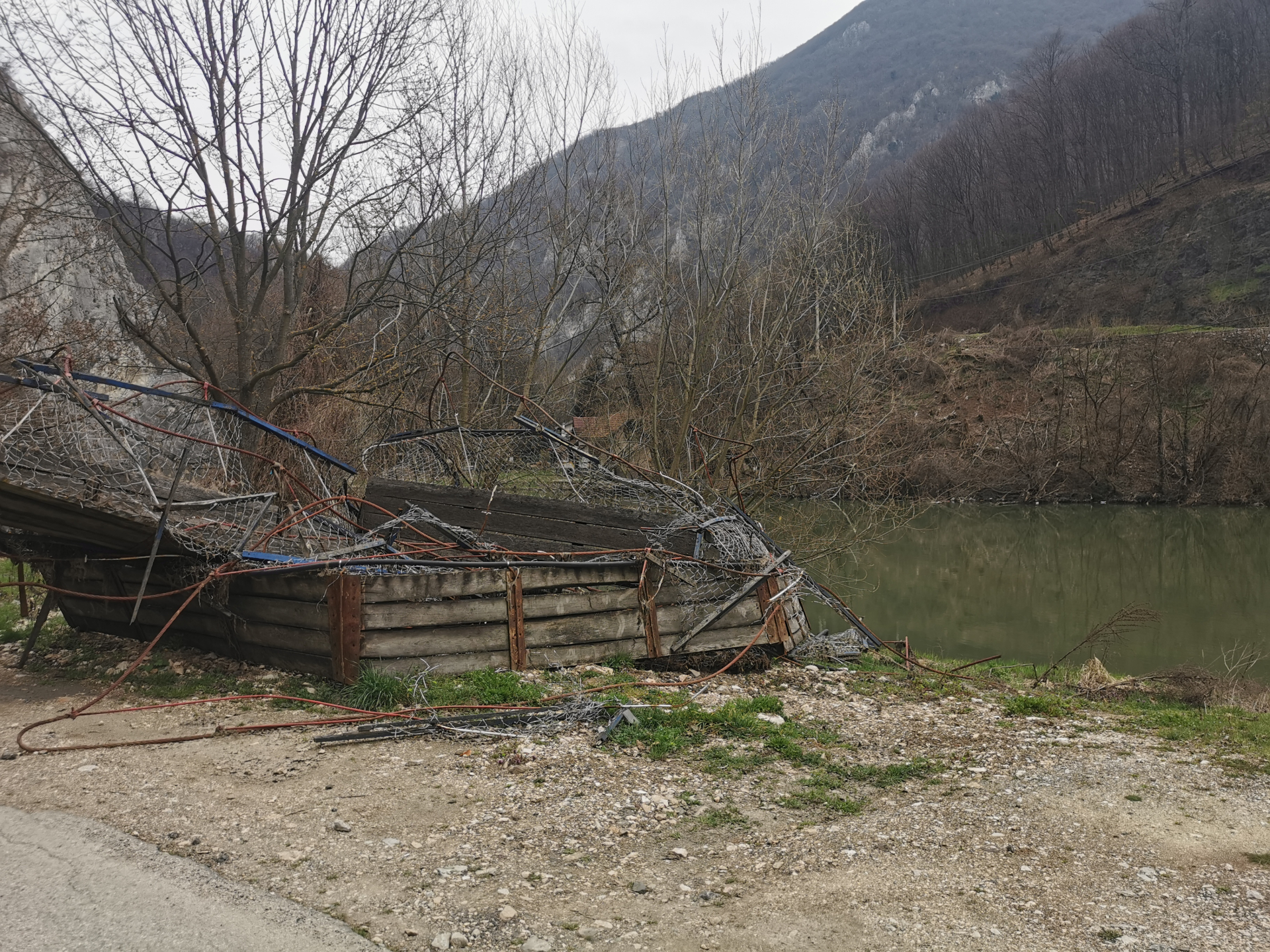 Odneo je dva života i ugrozio mnoge: Potpuno uklonjen most smrti u Ovčar Banji, konačno više ne predstavlja opasnost/ Foto: RINA