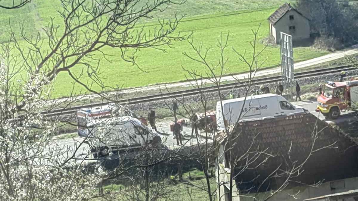 Troje povređenih u teškoj nezgodi kod Požege / foto: RINA