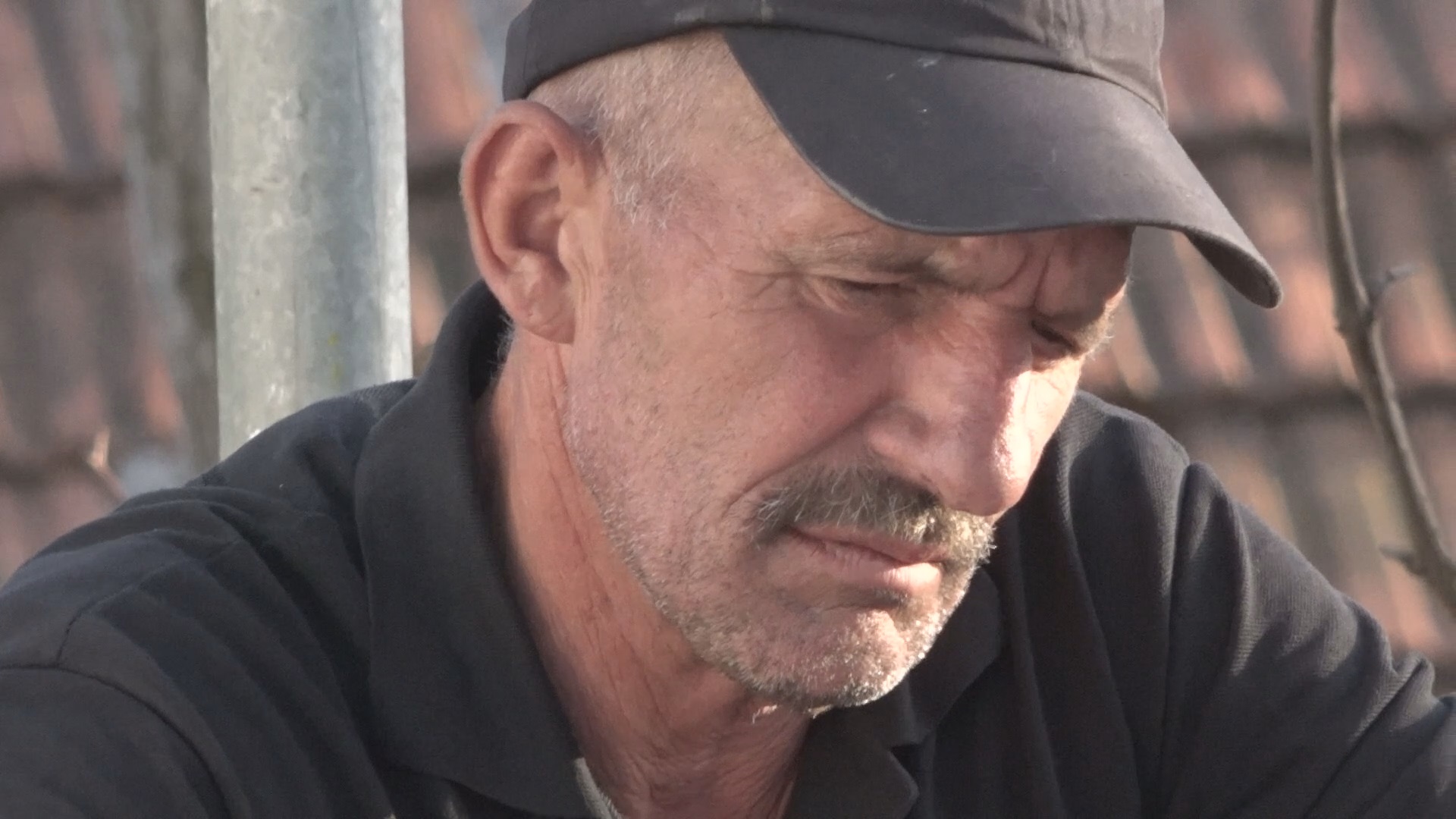 Muž je samo povikao - beži Ljubice izgibosmo: Dramatična ratna sećanja i dalje žive kod Perišića, sve što su imali NATO bombe su im sravnile sa zemljom (FOTO)