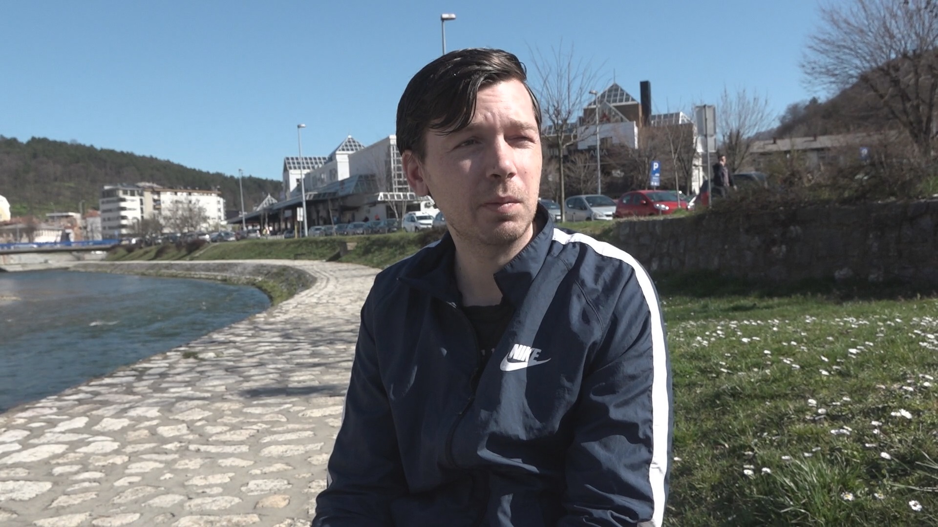 Mrtve i bolesne na ledjima je nosio mesecima, a onda je usledio hladan tuš: Bojan iz Užica je heroj kovid epidemije i umesto da ga zaposle dobio je šut-kartu, sada sa bolesnim ocem živi od 10.000 dinara/ Foto: RINA
