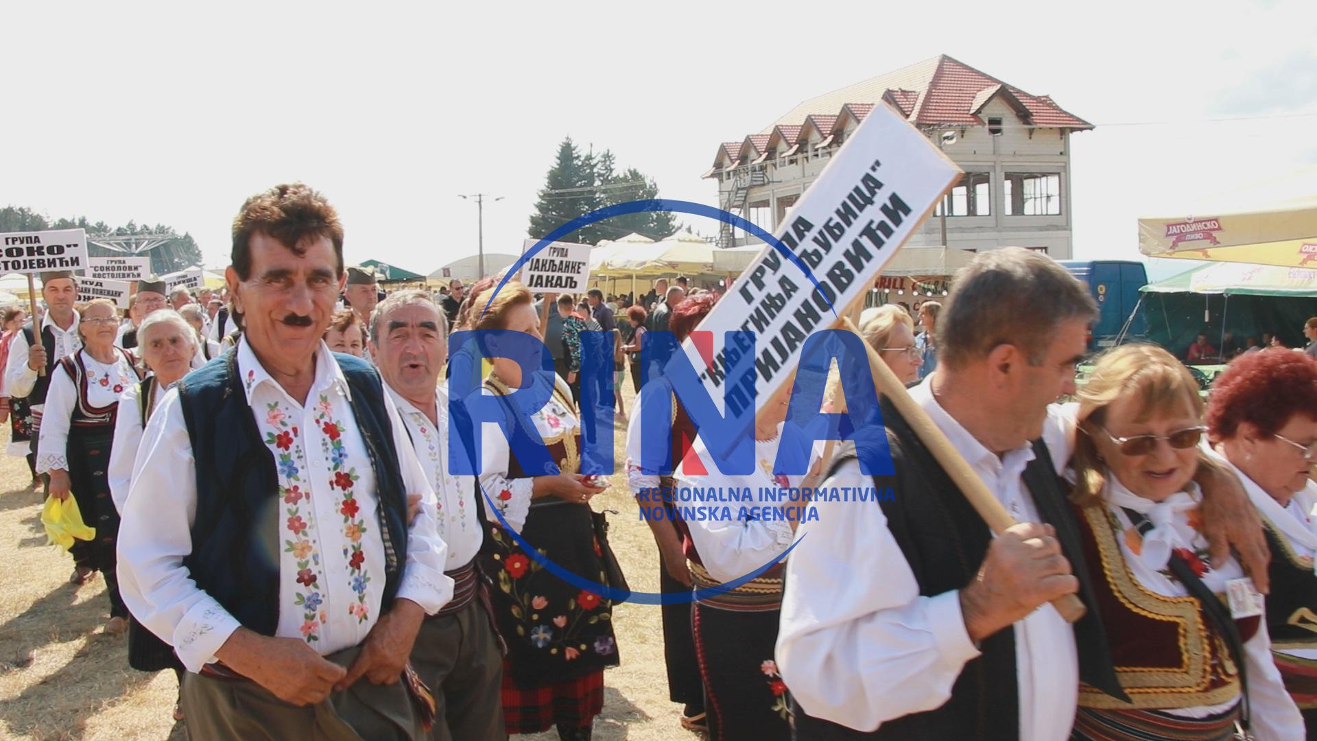 Kulturni centar opštine Lučani u Guči ove godine organizuje  smotru izvornog narodnog stvaralaštva – “Raspevano Dragačevo”