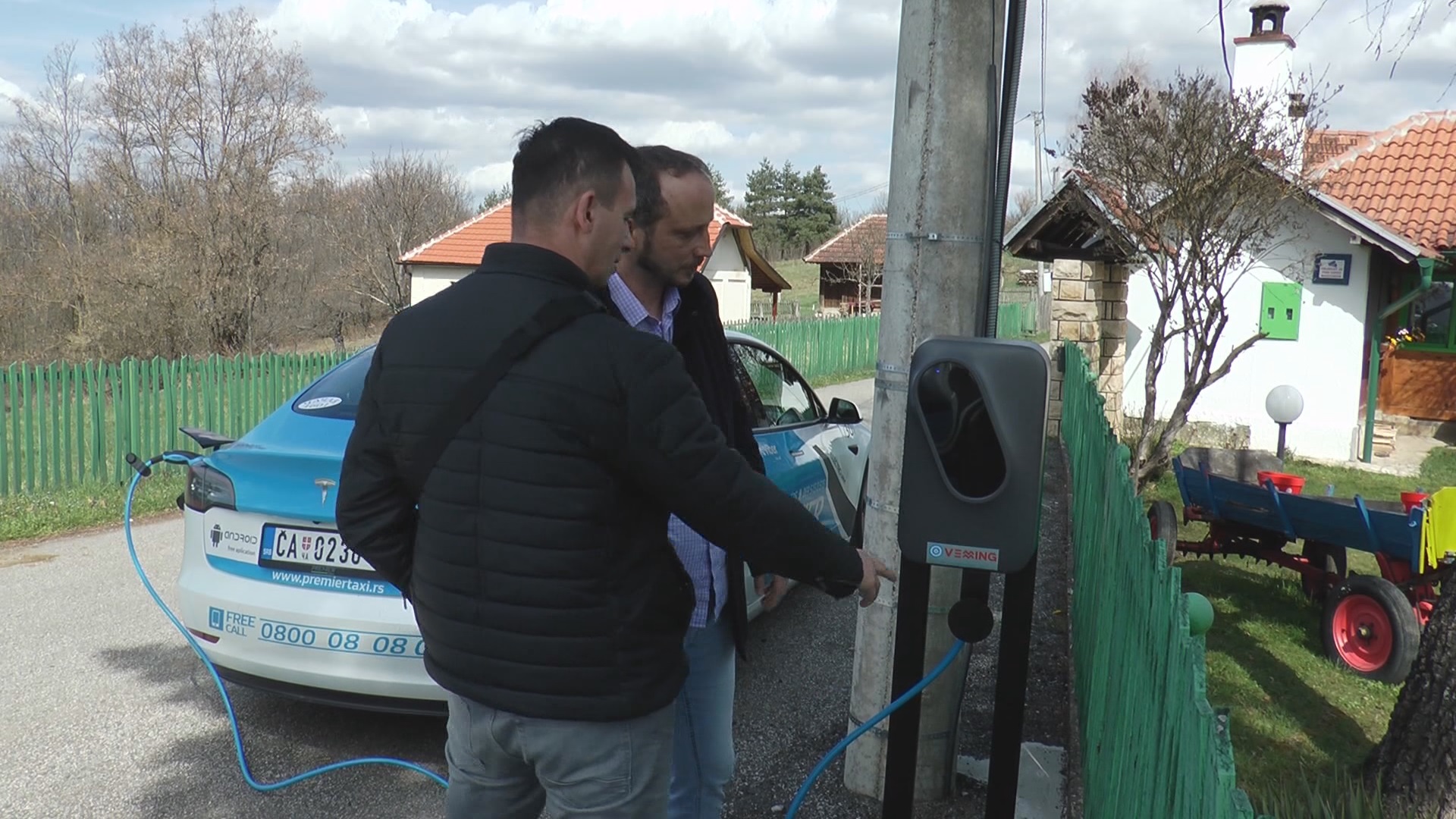 U Leušićima postavljen prvi punjač za električna vozila koji nemaju ni mnogo veći gradovi / foto: RINA