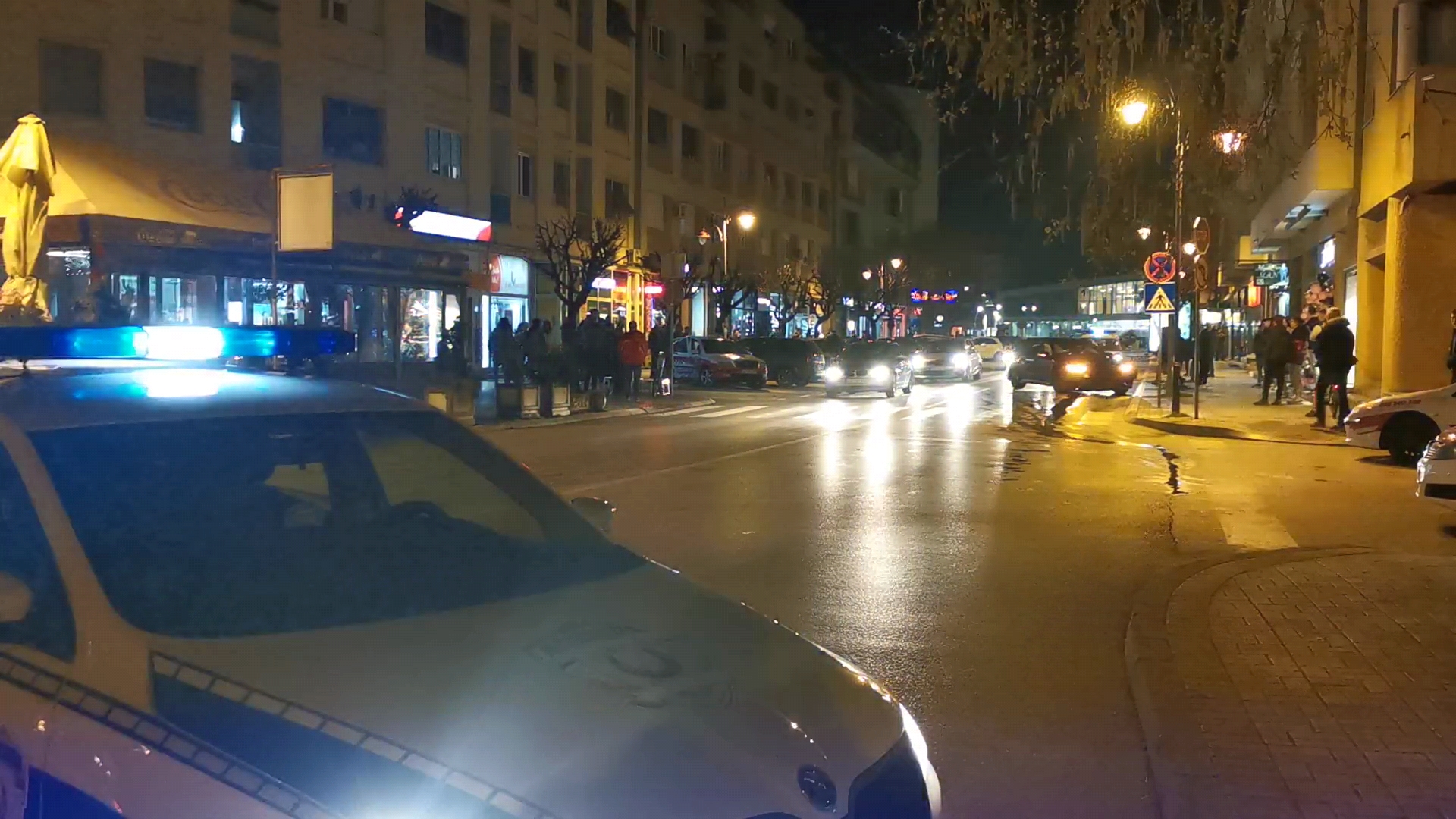 Izgubio kontrolu nad audijem, prešao u suprotnu traku i zakucao se u taksi: Teška saobraćajna nežgoda u centru Čačka, povredjena jedna osoba/ Foto: RINA