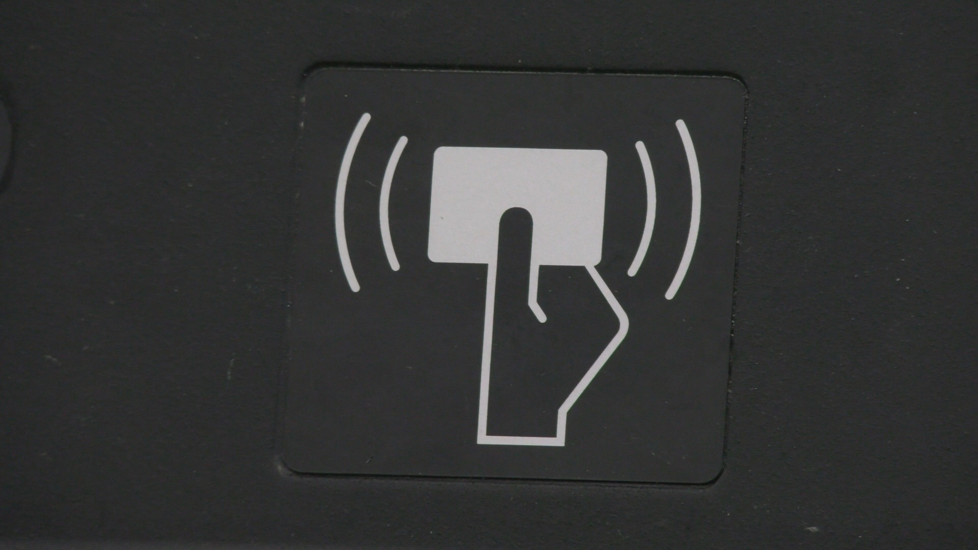 Najbrži punjač za električna vozila u Srbiji postvljen na obilaznom putu oko Čačka, najveću bateriju puni za samo 20 minuta/ Foto: RINA