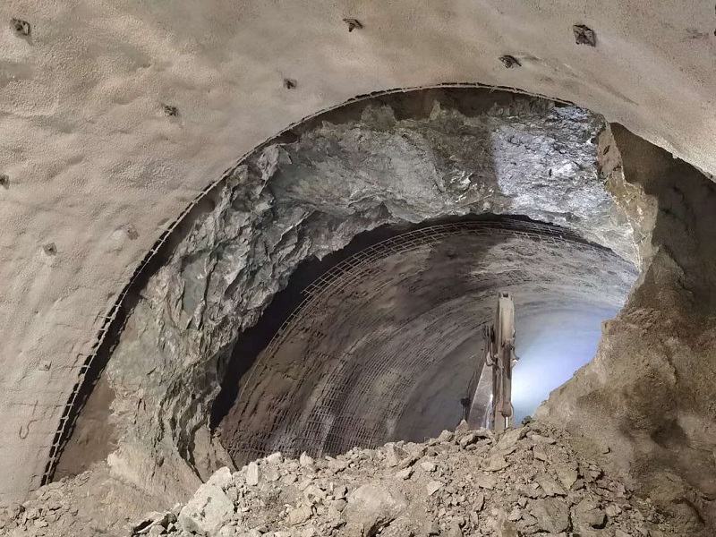 Neimari se uhvatili u koštac sa velikim izazovom i konačno uspeli: Probijena i leva tunelska cev, konačno savladana planina Jelica
