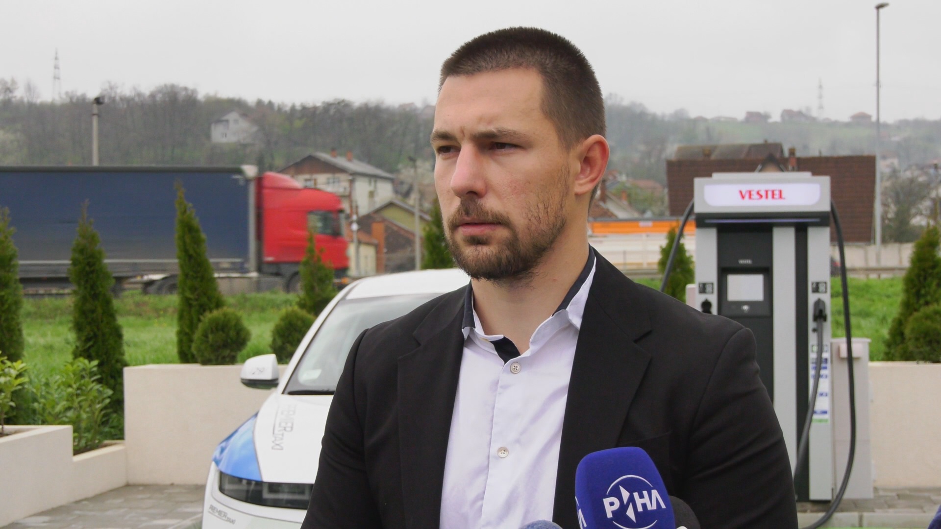 Najbrži punjač za električna vozila u Srbiji postvljen na obilaznom putu oko Čačka, najveću bateriju puni za samo 20 minuta/ Foto: RINA
