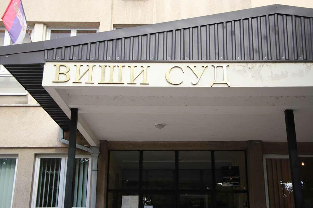 Dva meseca u zatvor zbog Piksija, Đokovića i Radmila Mišovića: Još jedan novinar u Srbiji suočio se sa šokantnom presudom, tuđe reči su vrednosni sudovi a njegove - uvreda