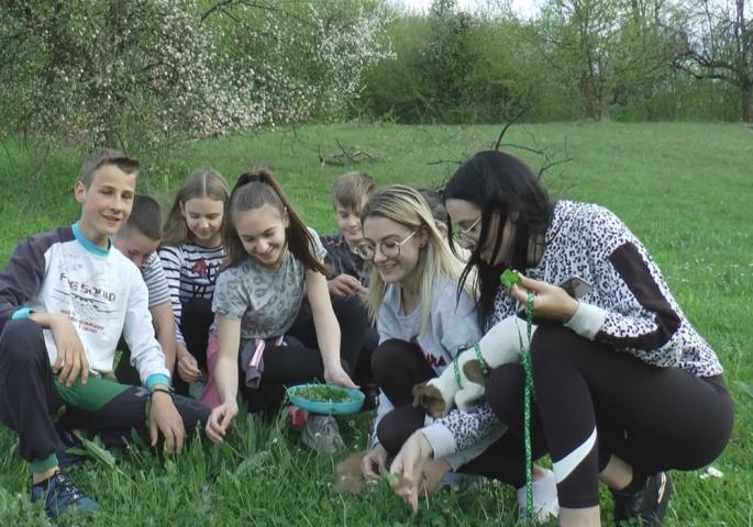 Mališani iz sela Ježevica na najlepši način čuvaju srpsku tradiciju i stare običaje / foto: RINA
