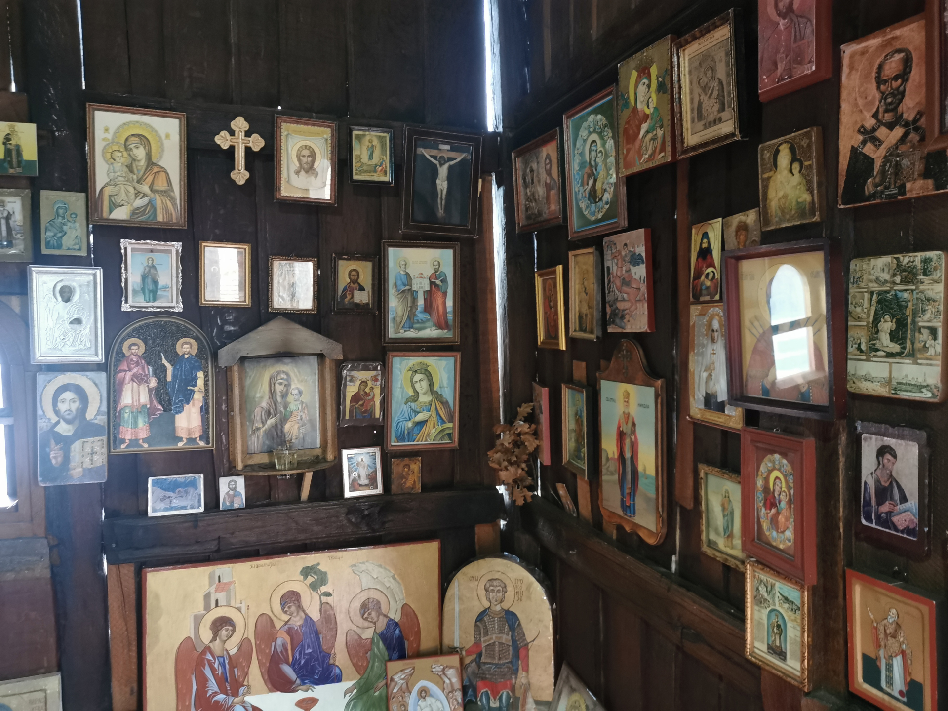 Velika svetinja u selu Tavnik, manastir Voljavča / foto: RINA