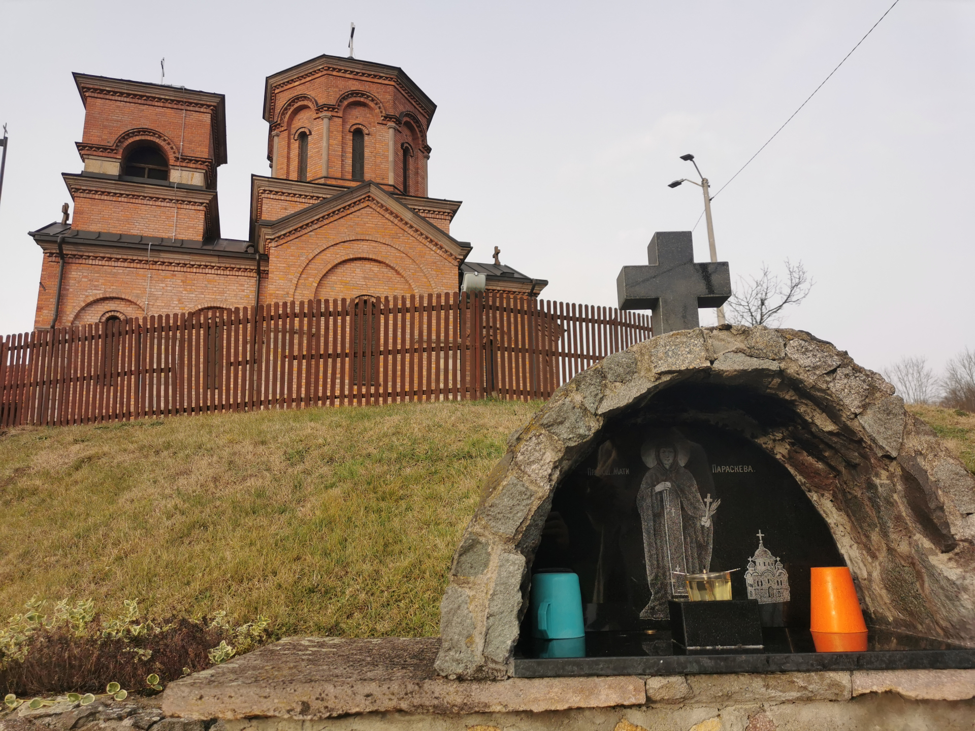 Velika svetinja u selu Tavnik, manastir Voljavča / foto: RINA
