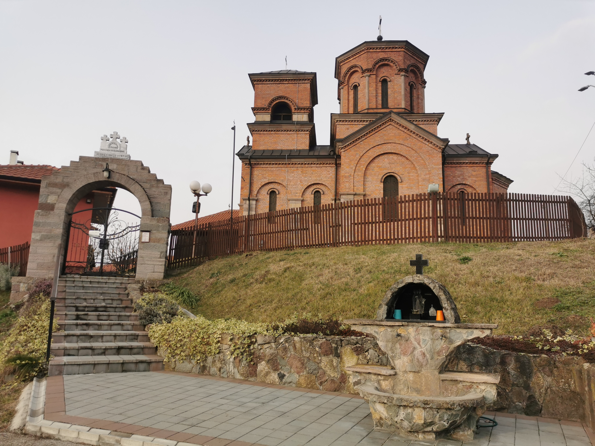 Velika svetinja u selu Tavnik, manastir Voljavča / foto: RINA