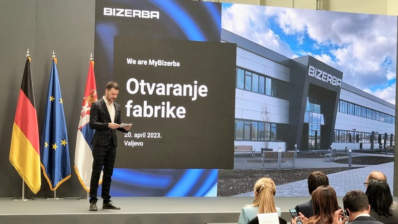 Fabrika nemačke kompanije Bicerba će industrijalizovati taj grad: Vučić je tokom obilaska obećao platu preko 1100 evra/ Foto: RINA