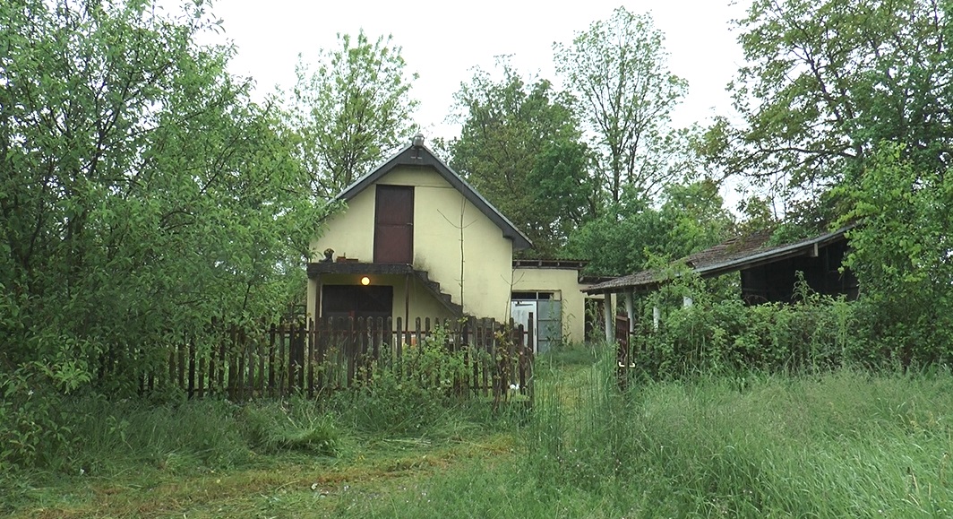 Vlasnica kuće u koju su se lopovi praktično uselili još ne može sa se oporavi od šoka, svi su ih viđali - živeli kao da je njihovo/ Foto: RINA