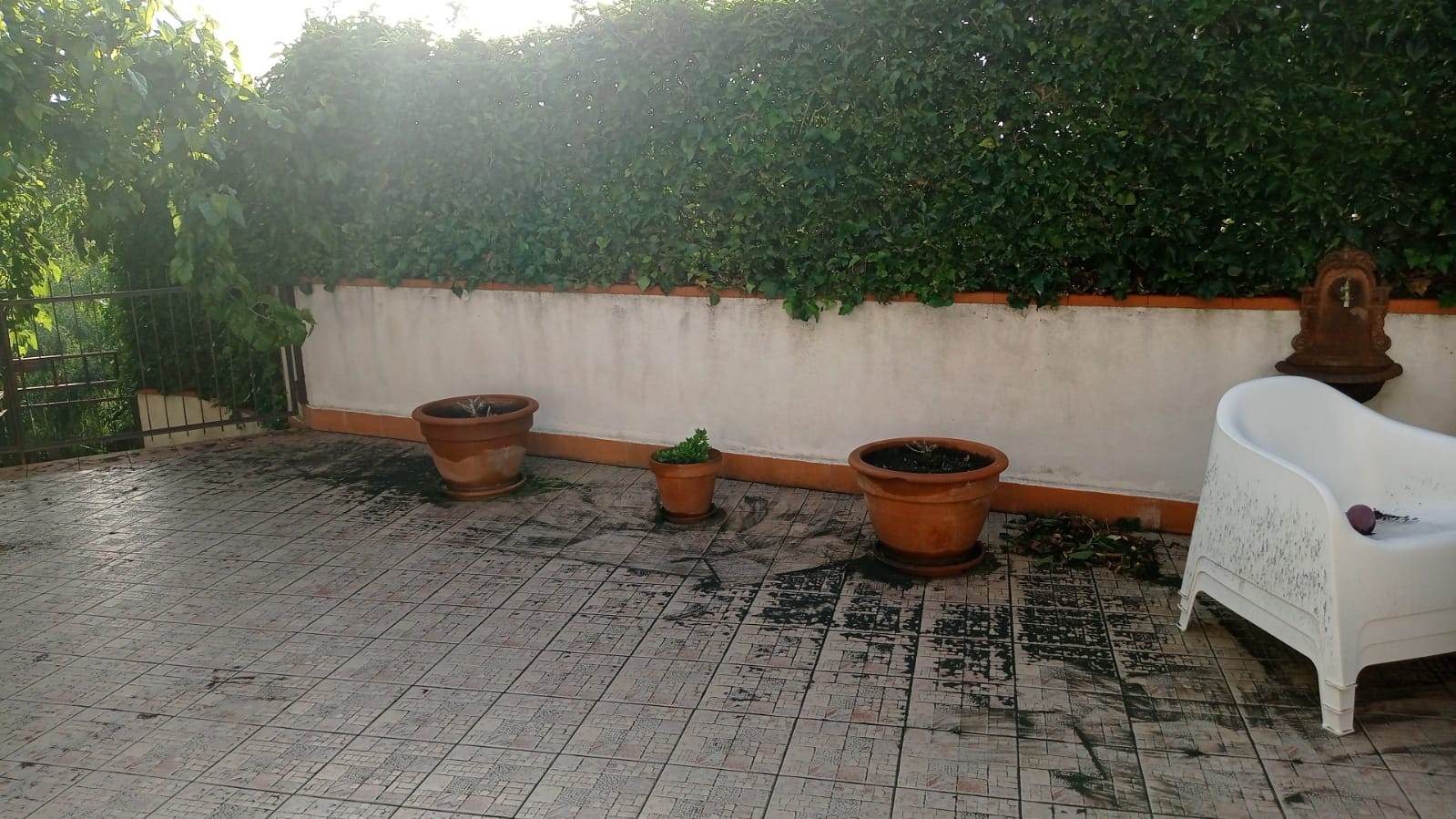 Nebo je odjednom postalo crno, a po nama pada vreli pepeo: Italijan Dario otkriva kako zapravo izgleda erupcija Etne, meštani se navikli na blizinu aktivnog vulkana i lave (FOTO)