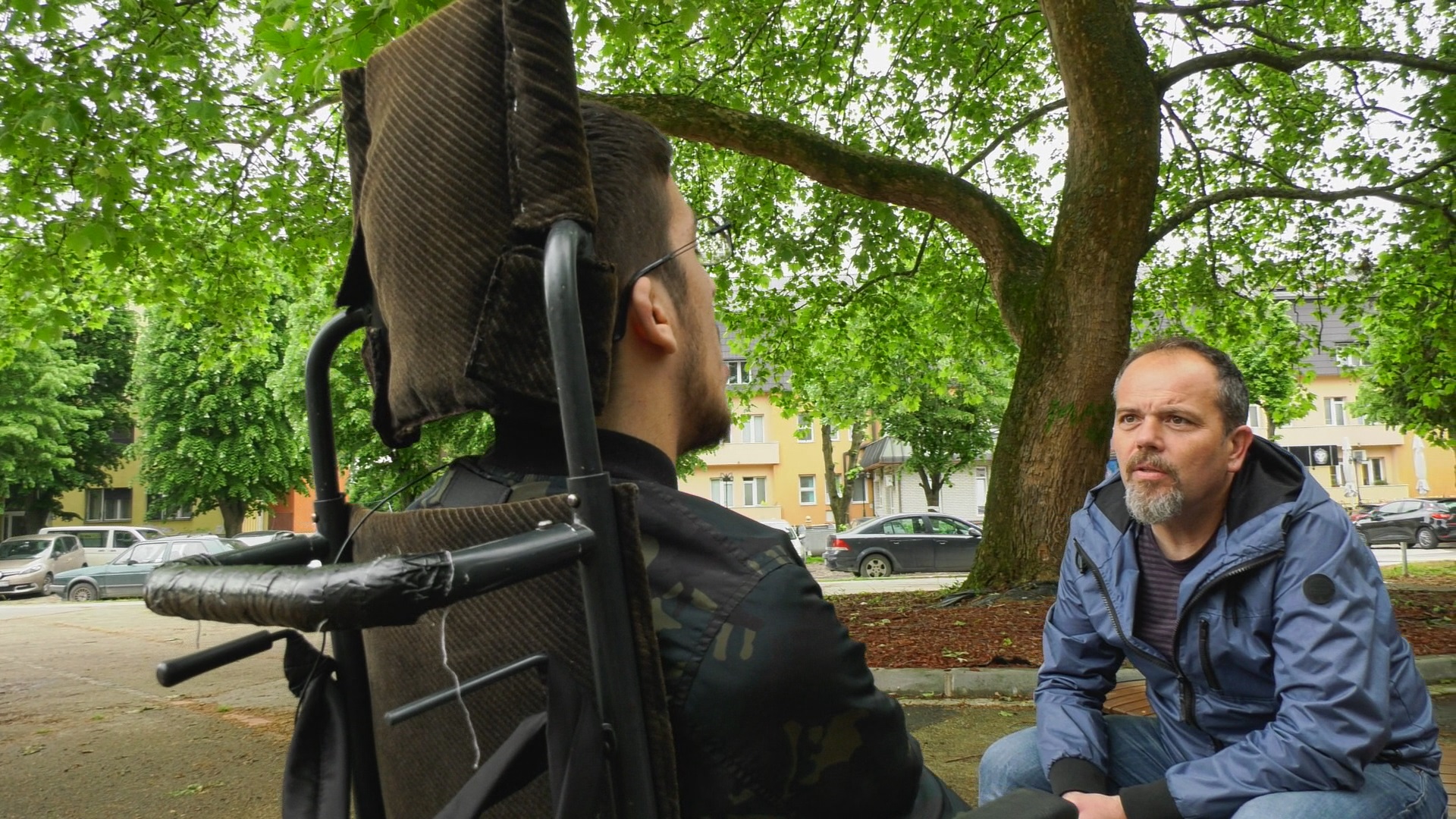 On je neverovatni heroj iz Čačaka: Vanja je zbog bolesti vezan za invalidska kolica ali uprkos tome ređa samo čiste desetke na fakultetu, krase ga čelična volja i velika hrabrost/ Foto: RINA