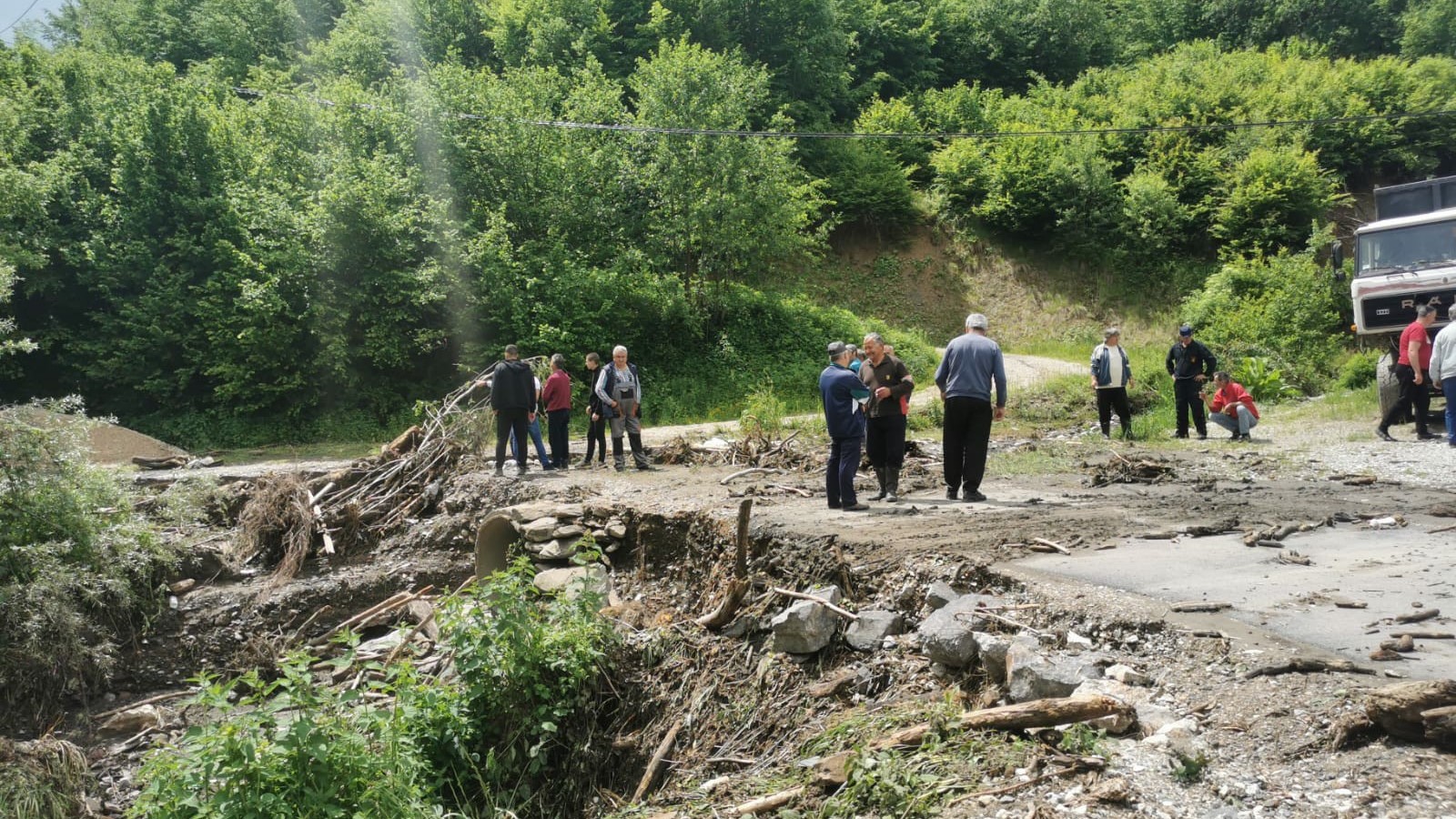 Nevreme uništilo puteve, mostove i oranice: U jednom danu napravljena višemilionska šteta u Užicu, sanacija će koštati 350 miliona