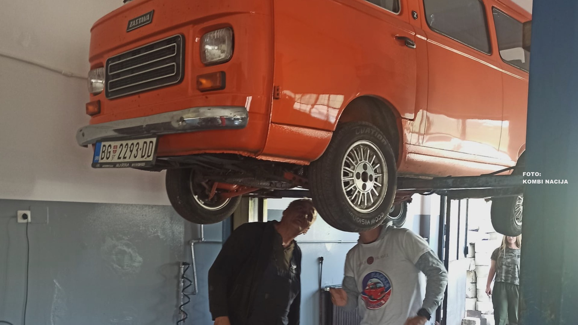 Neuništiva zastavina fića: Jugoslav, Dimitrije i Dušan vozilom starim preko 40 godina obišli čitavu bivšu Jugoslaviju (FOTO)