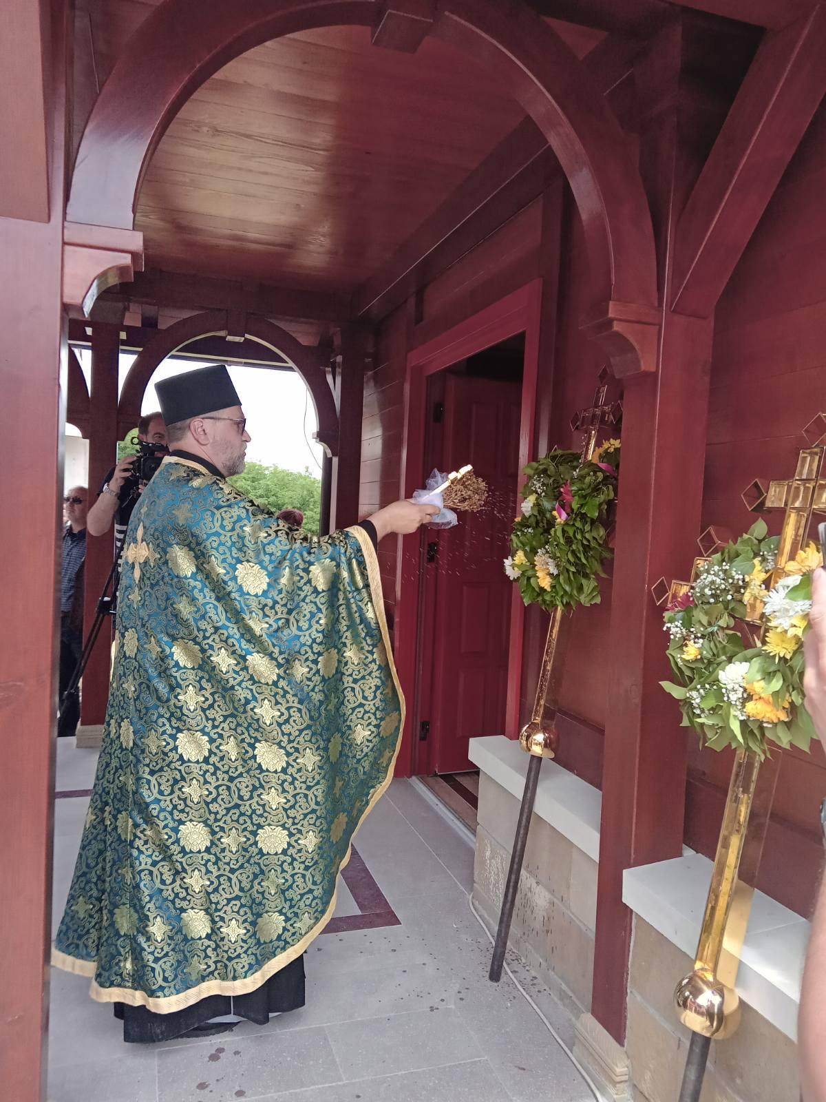 Osveštani krstovi i zvona na crkvi u Vidovi / foto: Ustupljene fotografije