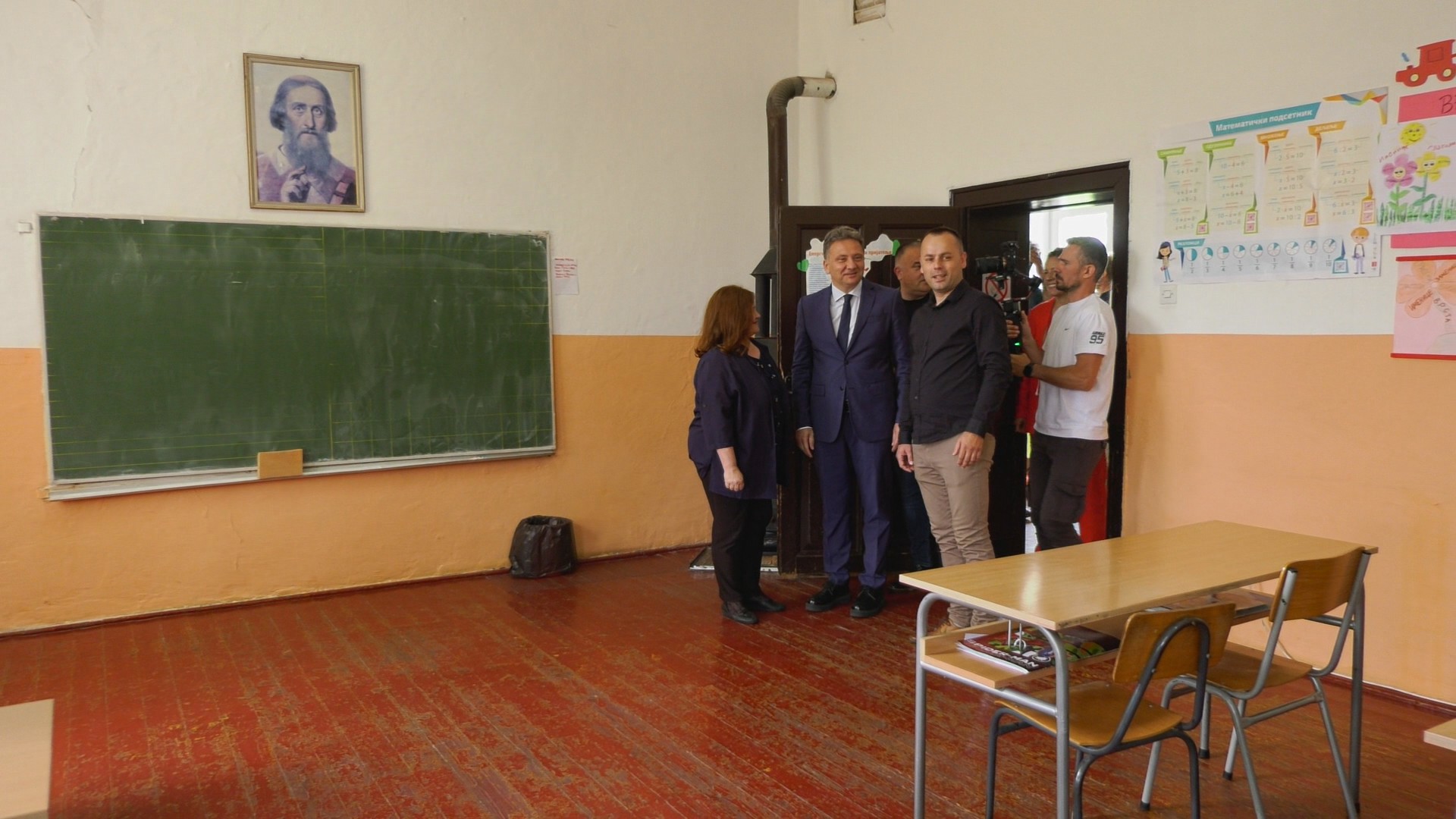 Revolucija u srpskom selu, do škole u Kalanjevcima stigao optički internet: Obezbeđeni bolji uslovi za učenje đacima, za rad nastavnika ali i za život svih meštana (FOTO)(VIDEO)