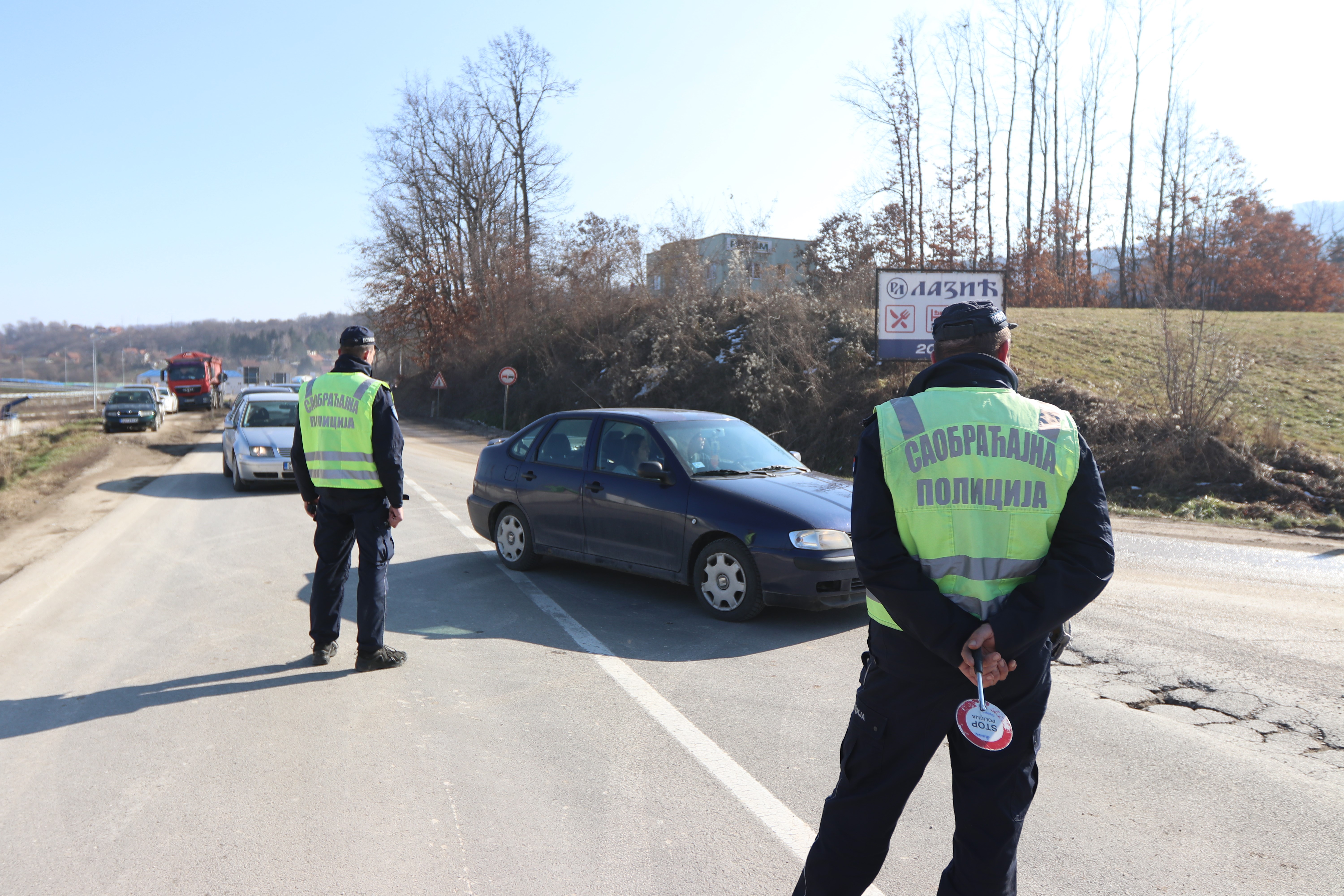 Apsolutni rekorder na ulicama Sremske Mitrovice, seo u hjundai mrtav pijan: Alkometar izmerio neverovatnih 3,52 promila alkohola u krvi