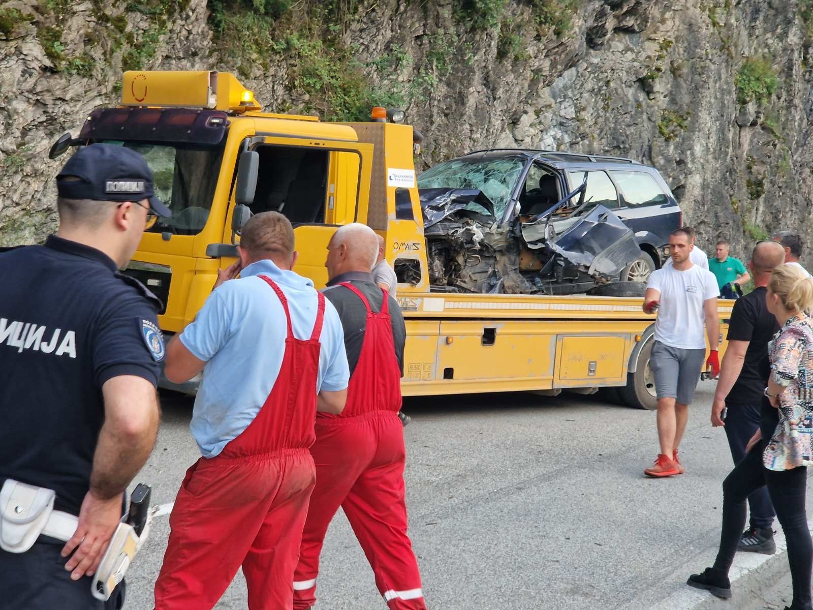 Jeziva saobraćajka kod Prijepolja: Lančani sudar nekoliko automobila, ima povređenih (FOTO)