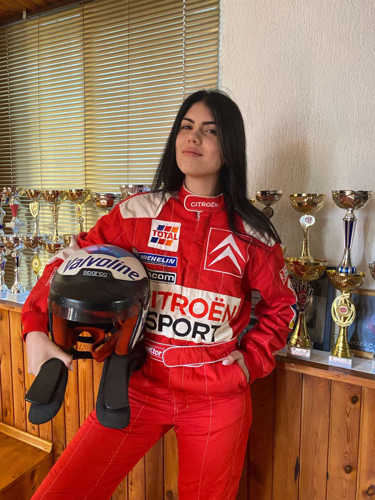 Katarina je jedna od samo tri devojke u Crnoj Gori koja profesionalno vozi auto-trke / foto: Privatna arhiva