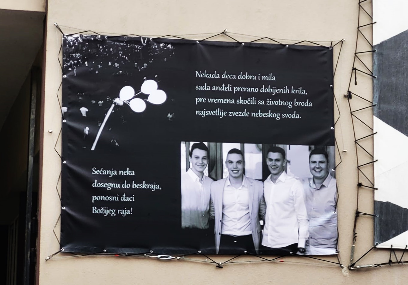 Još uvek ne verujemo da ih nema: Danas se navršava godinu dana od velike tragedije, živi sećanje na četvoricu mladića koji su poginuli u selu Jančići kod Čačka