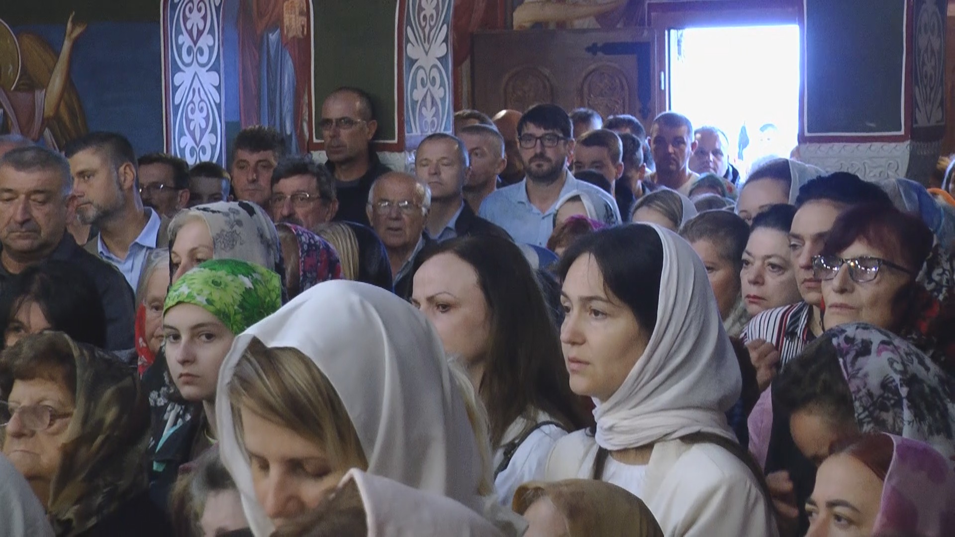 Veličanstven, ali i tužan Vidovdan obeležen u crkvi posvećenoj knezu Lazaru: Liturgiju služio episkop žički Justin i sa brda Ljubić poslao snažnu poruku svim Srbima (FOTO)(VIDEO)