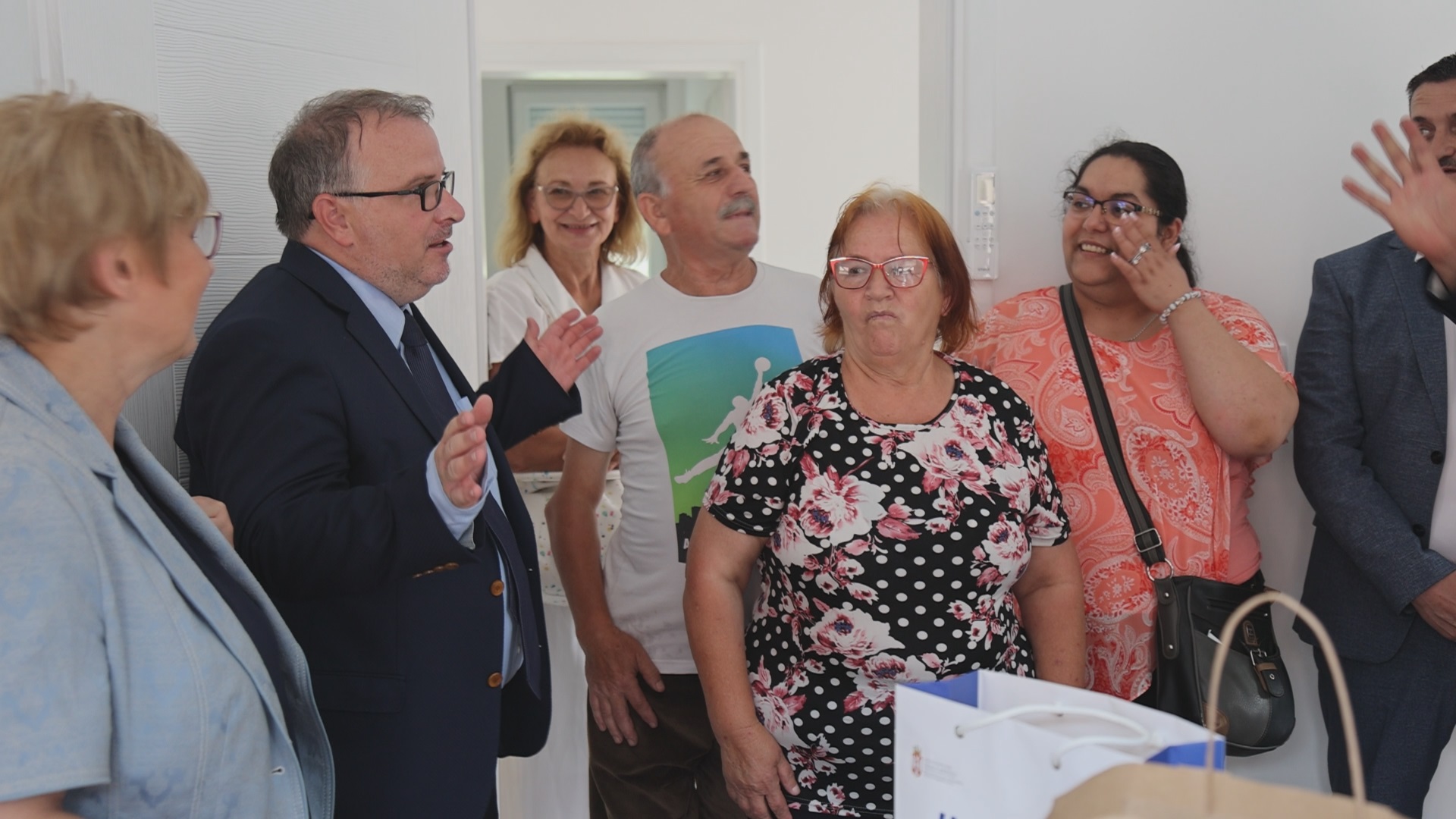 Useljeno 14 ugroženih porodica iz Ljubovije u novoizgrađene i opremljene stanove / foto: Mile Stančić