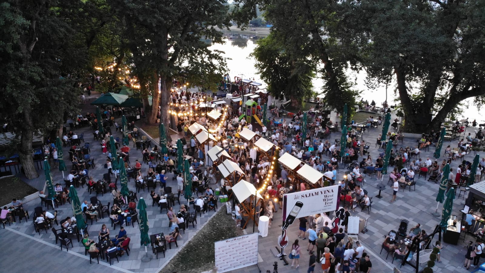 Čačak dokazuje da nije samo grad šljive i kajsije: Zahvaljujući entuzijazmu samo jedne dame pokrenut vinski festival na obalama Morave, ovog vikenda očekuje se nekoliko hiljada ljudi (FOTO)