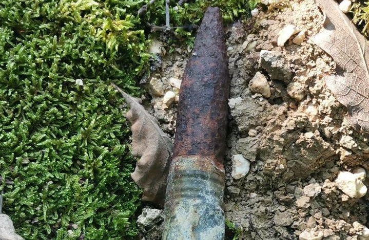 Čačani tokom branja pečurki pronašli rakete/ Foto: Privatna arhiva