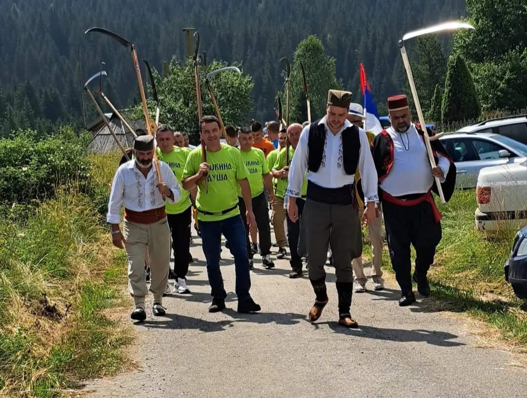 Prijepolje je dobilo svog Novaka Djokovića, iz tri države nije mu bilo ravnog: Na završenom kosačkom Vimbdonu Dragoljub odneo apsolutnu pobedu (FOTO)