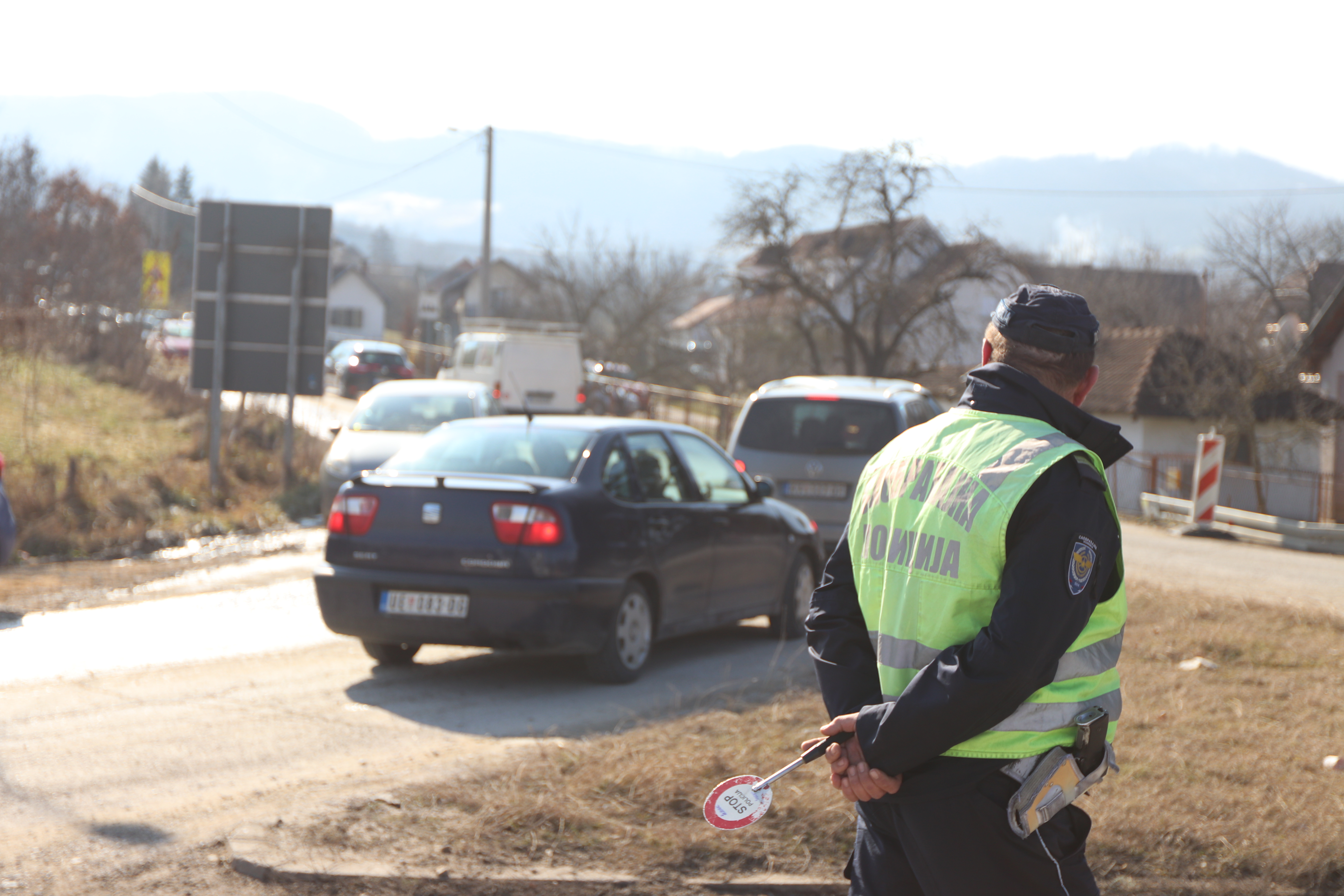 Saobraćajna policija u pojačanoj kontroli bržine kretanja: Radari se postavljaju u celoj Srbiji, kazne stižu na kućnu adresu