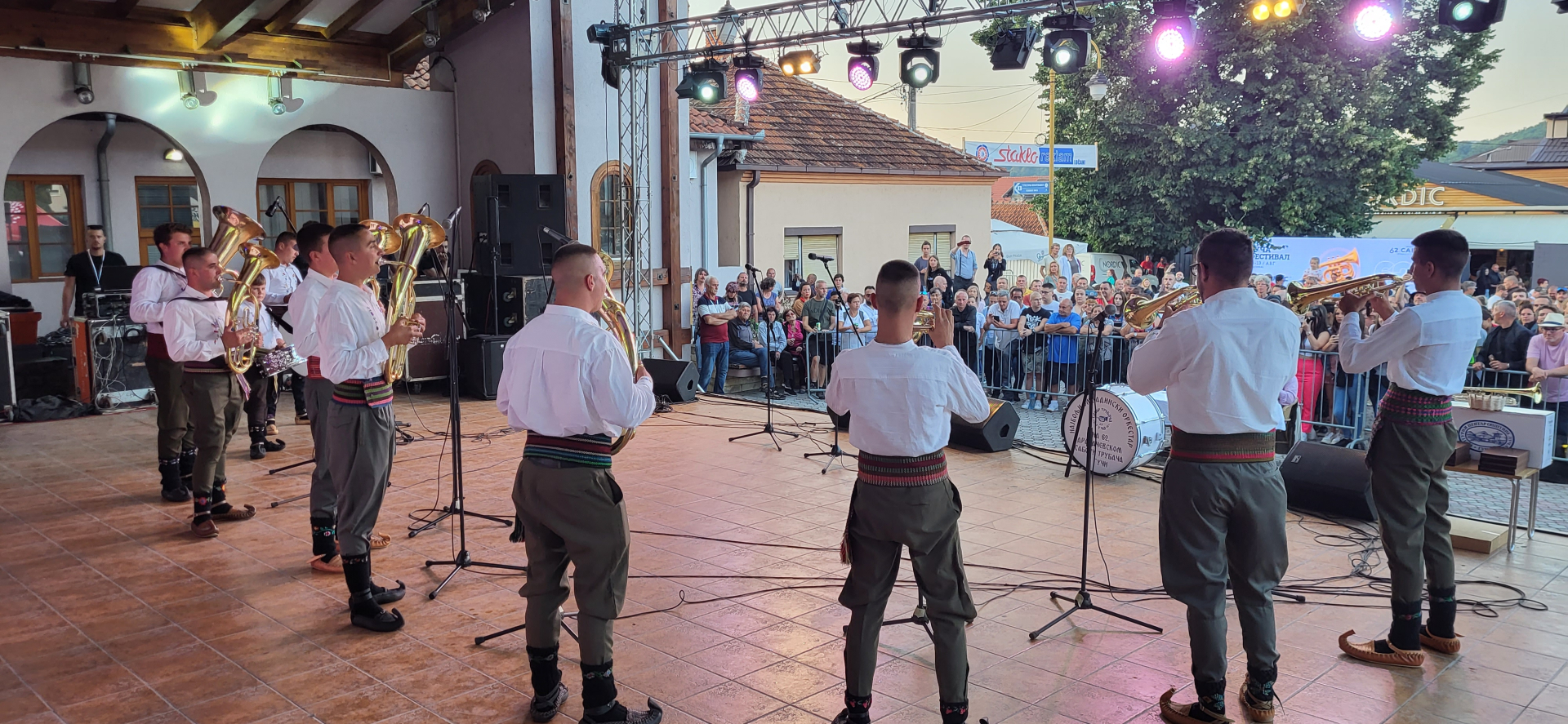 Sabor u Guči dobio pobednike u juniorskoj kategoriji, zvuci limenih instrumenata oduševili publiku/ Foto: RINA