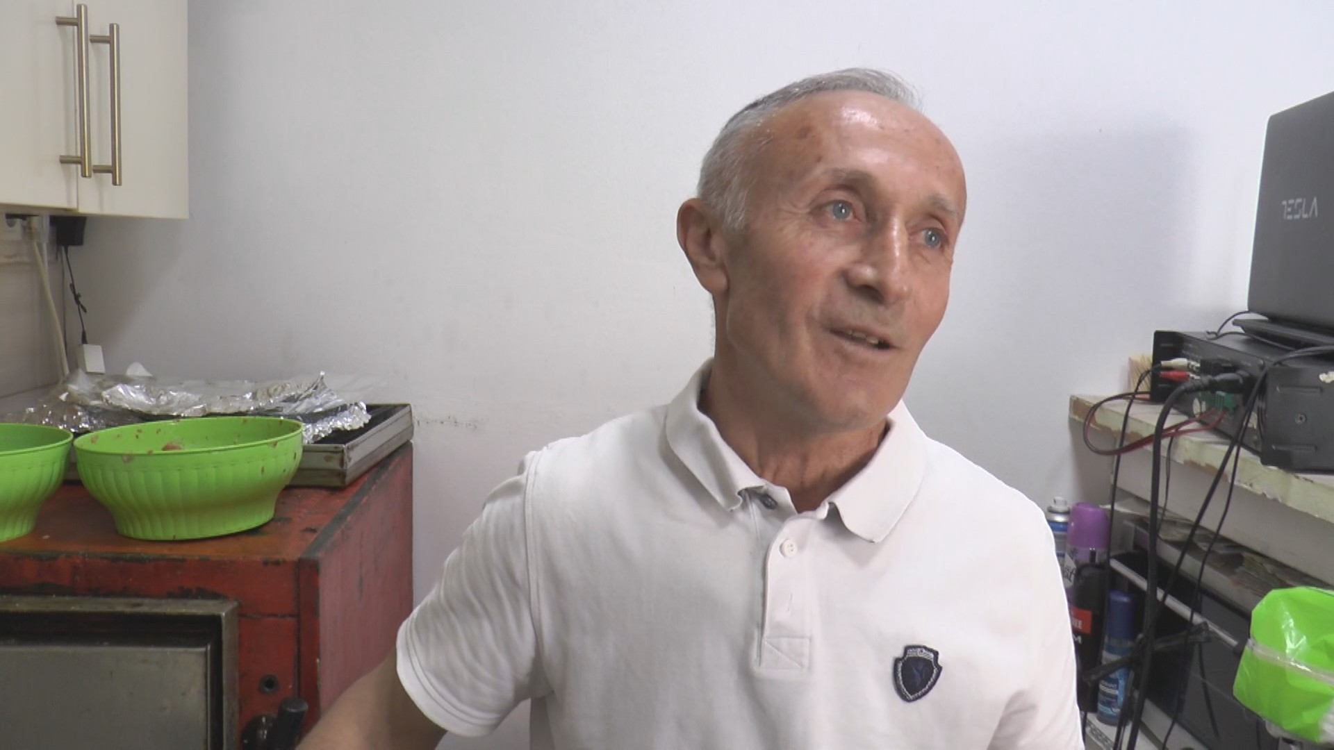 Pite i mantije iz srpskog Sibira vruće stižu do Amerike i Nemačke: Mesud je čuveni sjenički majstor skoro pola veka, kolika je potražnja - mogao bi raditi 24 sata sedam dana u nedelji (FOTO)