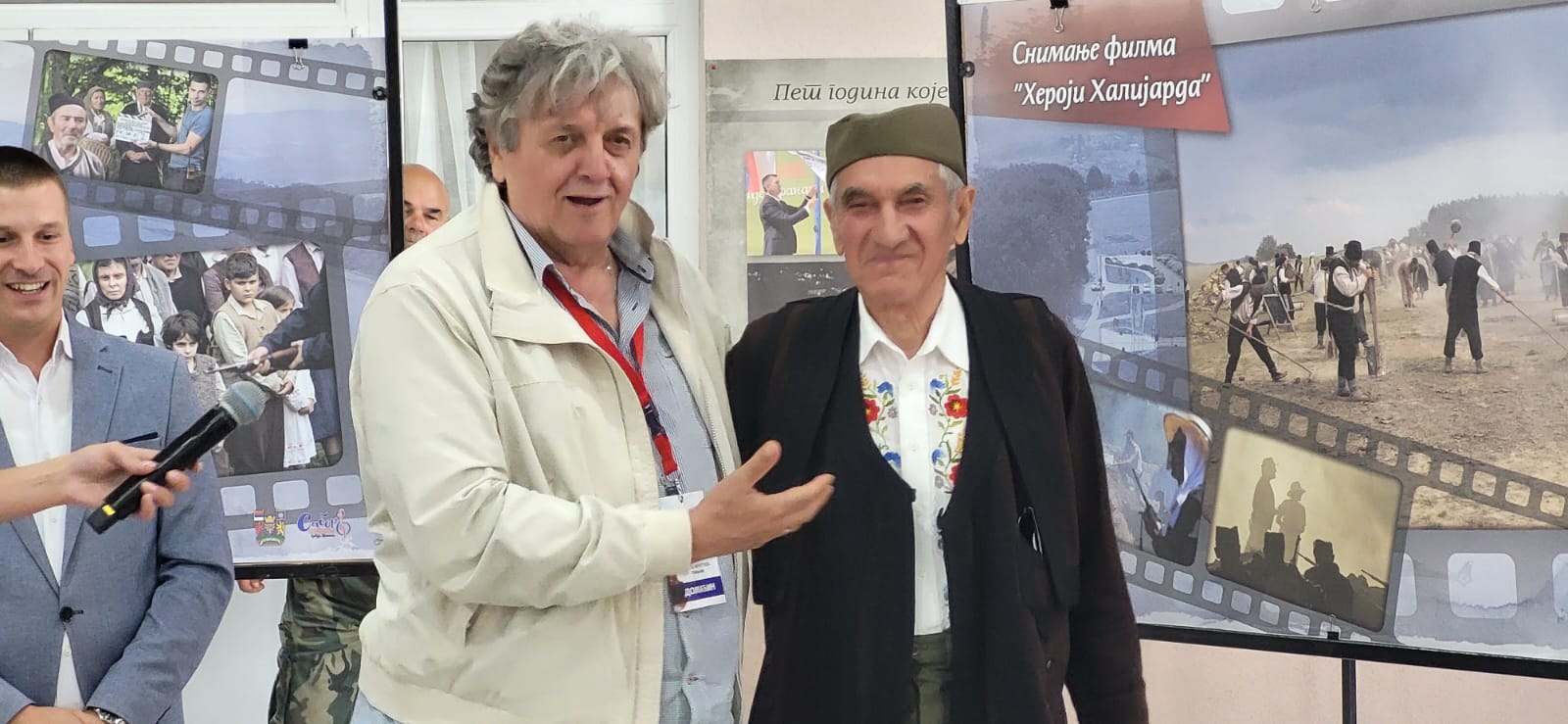 Veličanstvena slika iz Pranjana poslata u svet: Preko 30.000 ljudi pratilo nadsviravanje majstora violine, a srpsko kolo zaigralo nekoliko stotina saboraša/ Foto: RINA